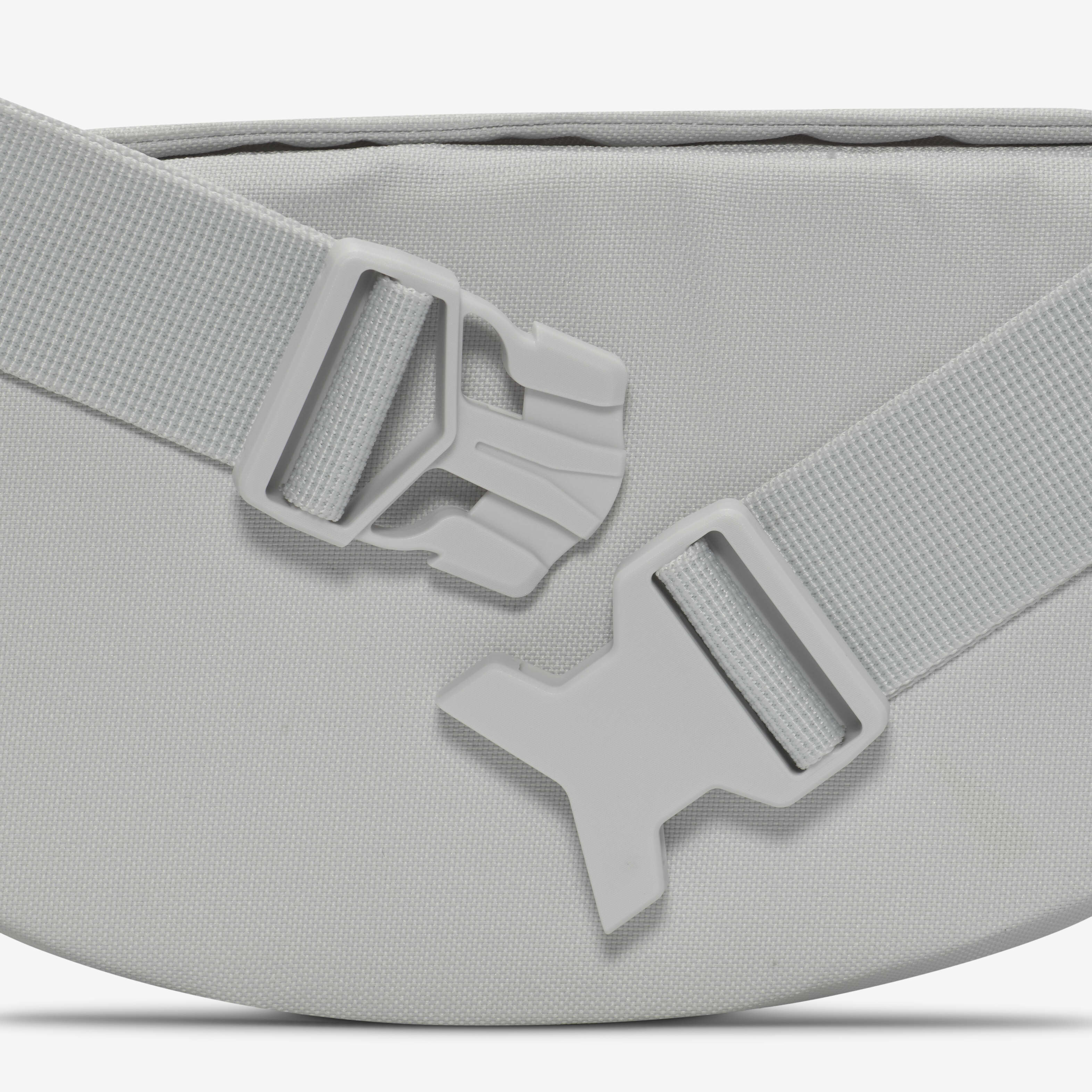 نايكي هيرتج image number 6