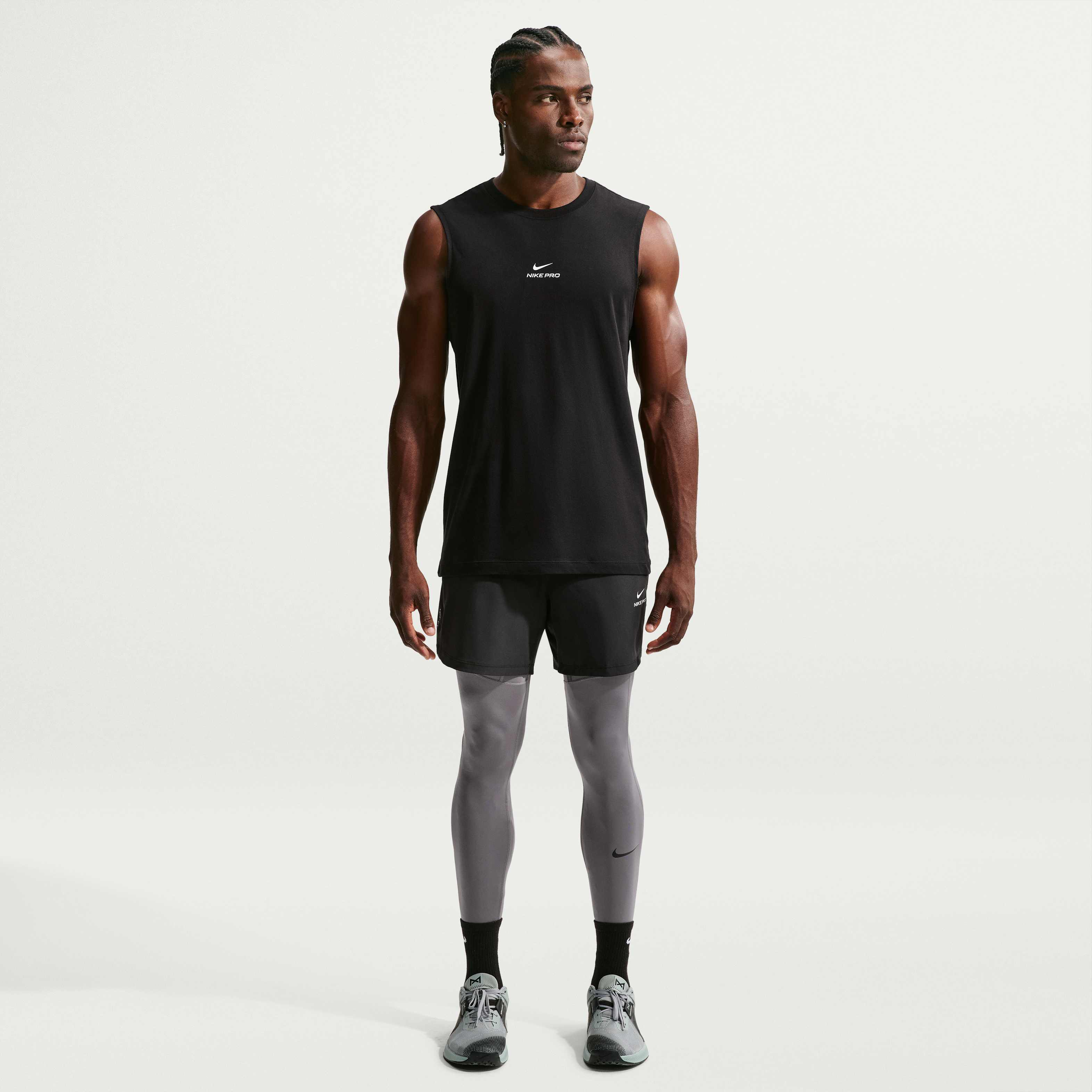 Nike Pro image number 5