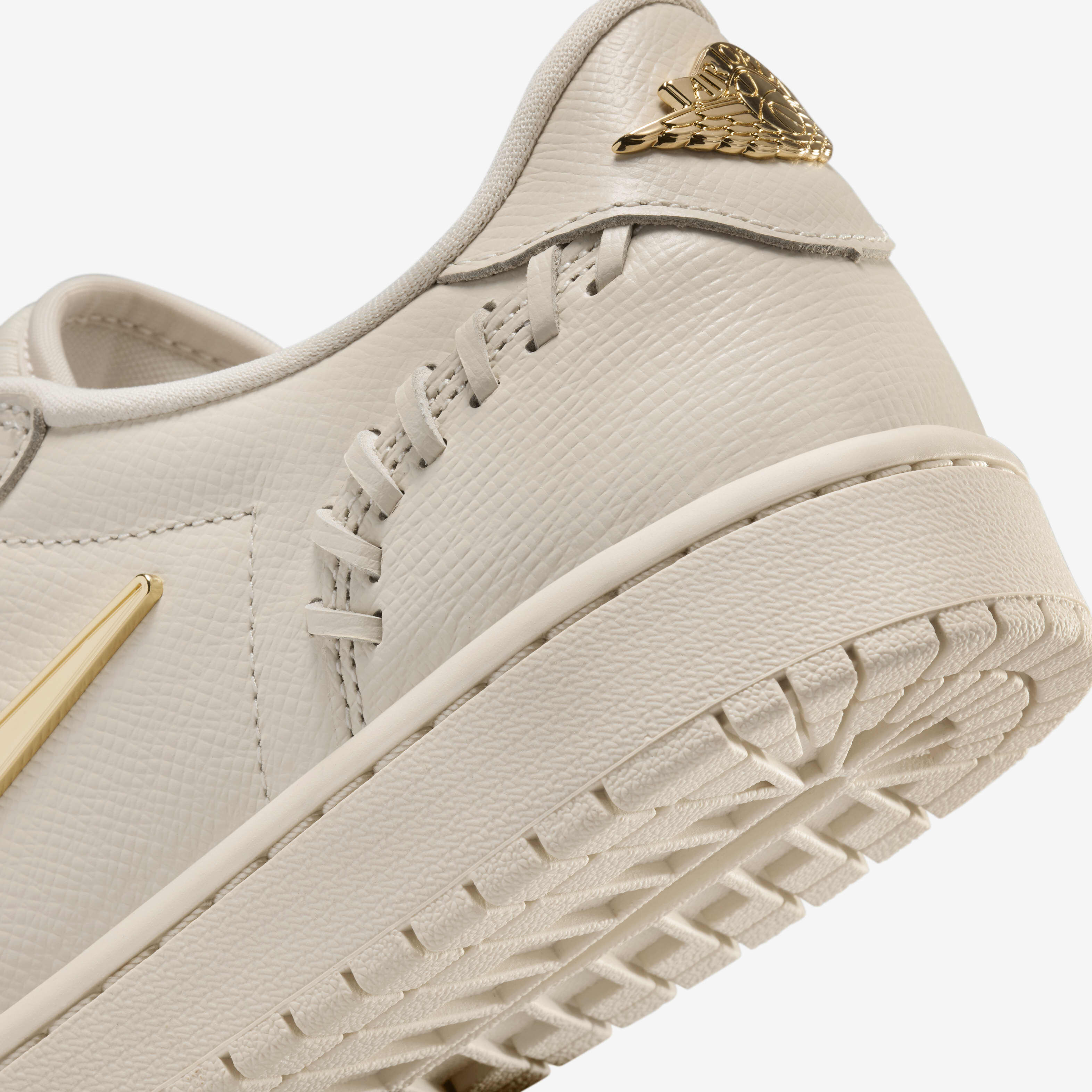 اير جوردن 1 لو ميثود اوف ميك image number 7