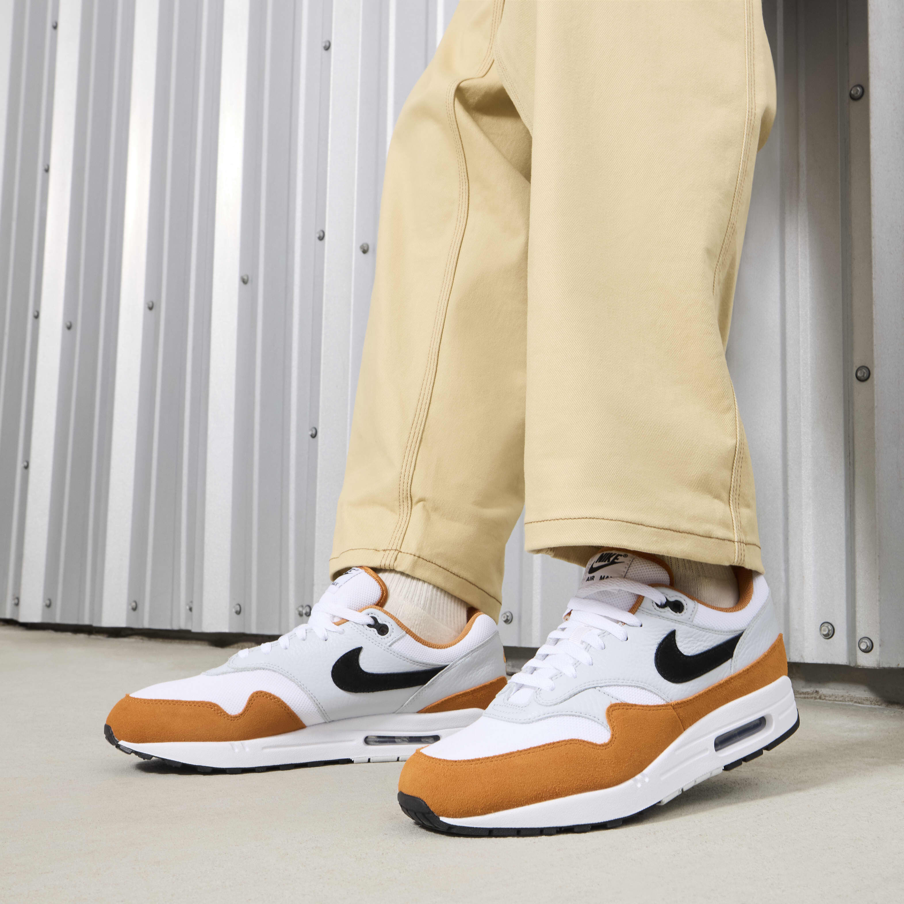 Nike Air Max 1 image number 9