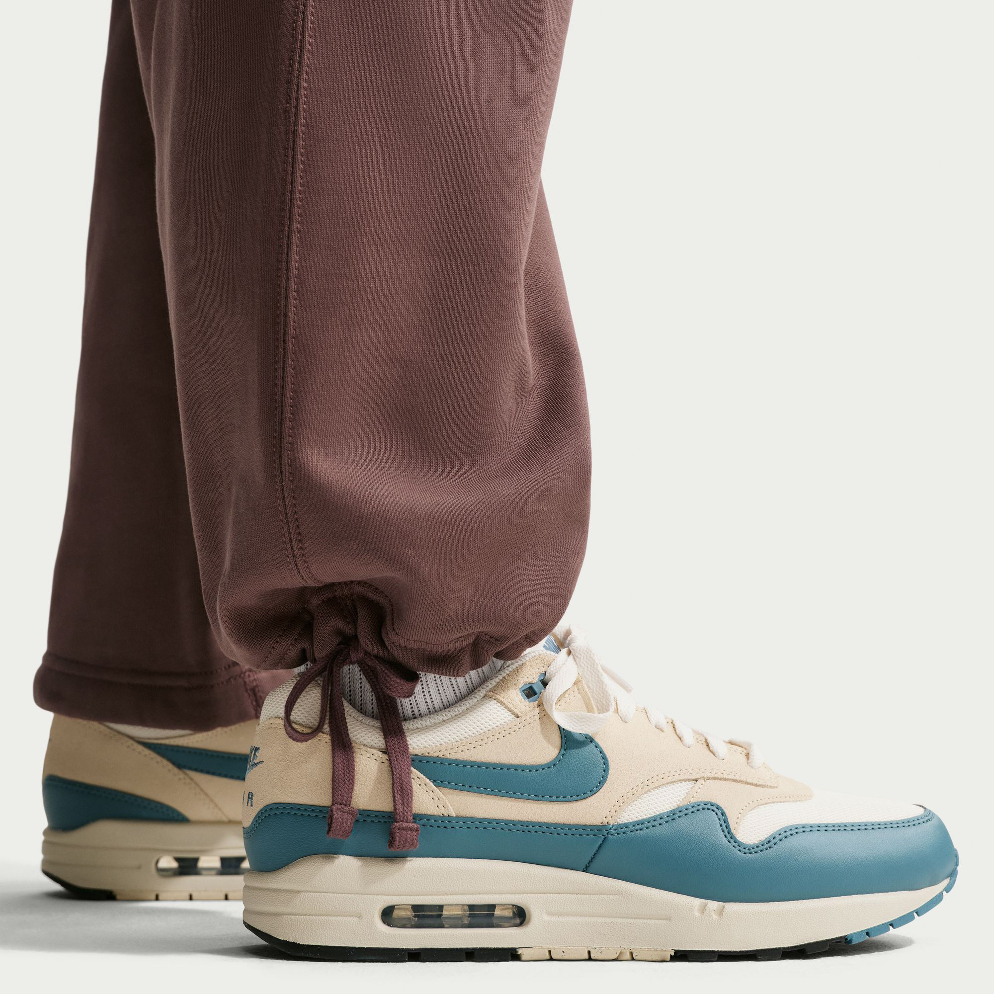 نايكي سولو سووش image number 5