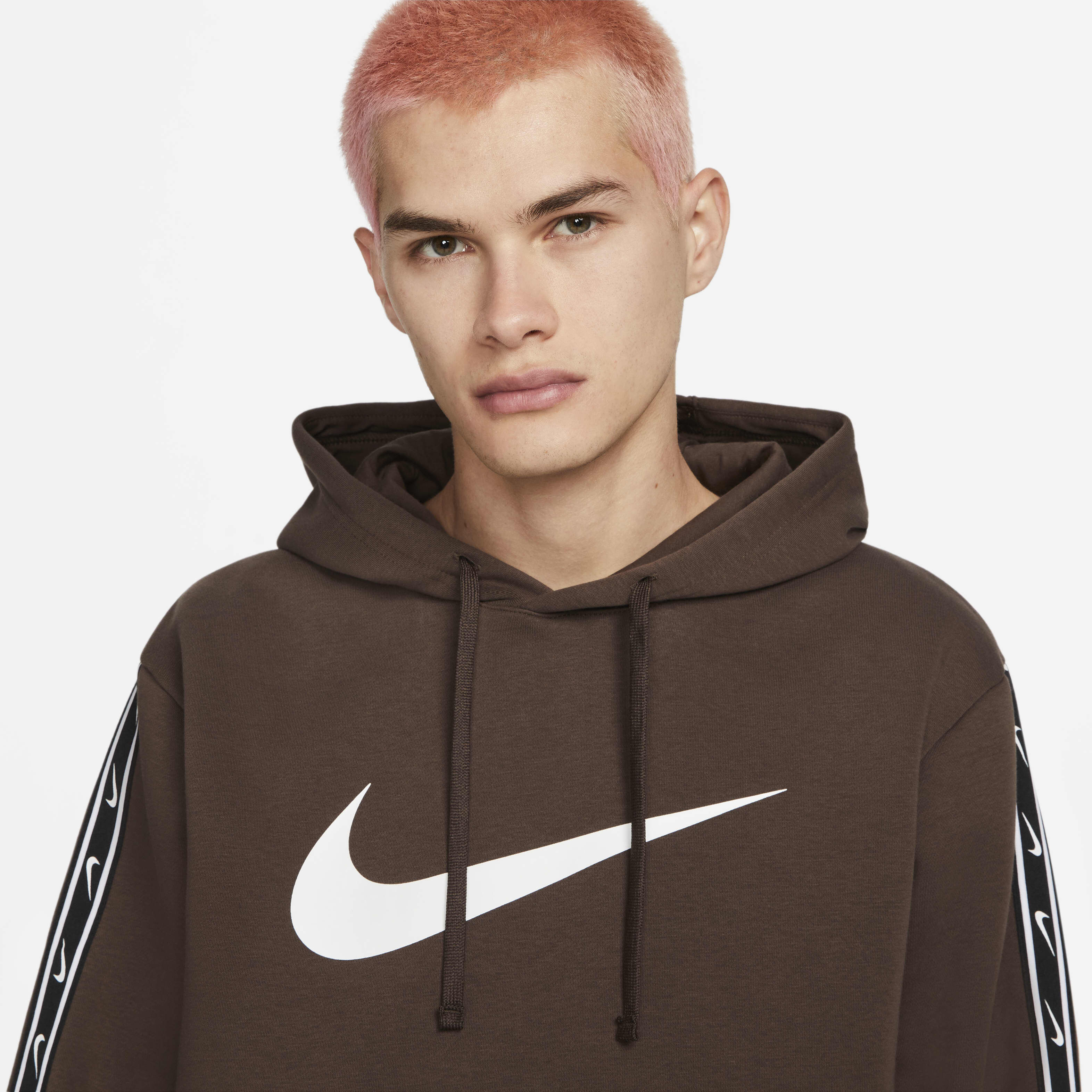 Nike Sportswear Repeat image number 2