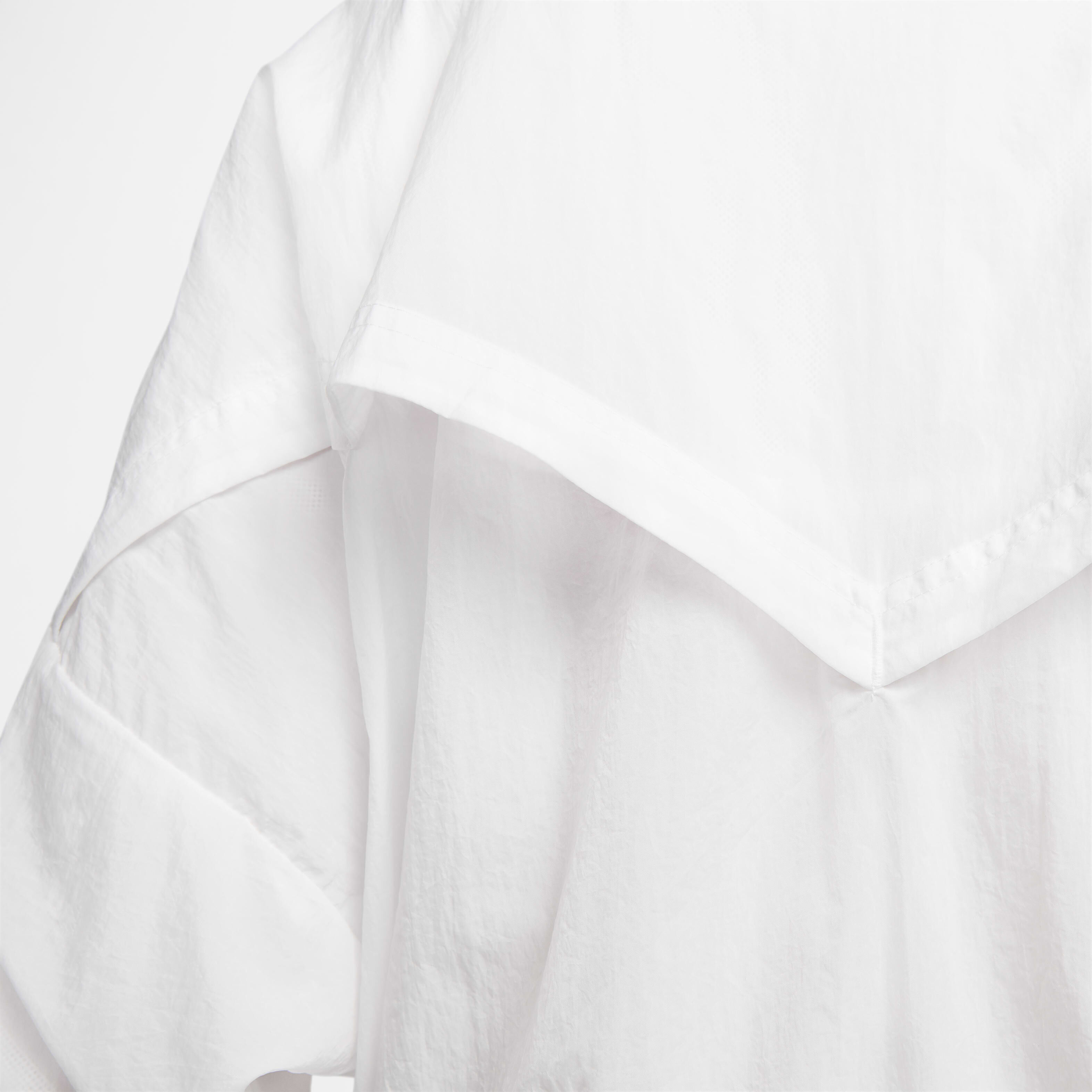 نايكي سبورتسوير ايسنشال ويندرانر image number 6