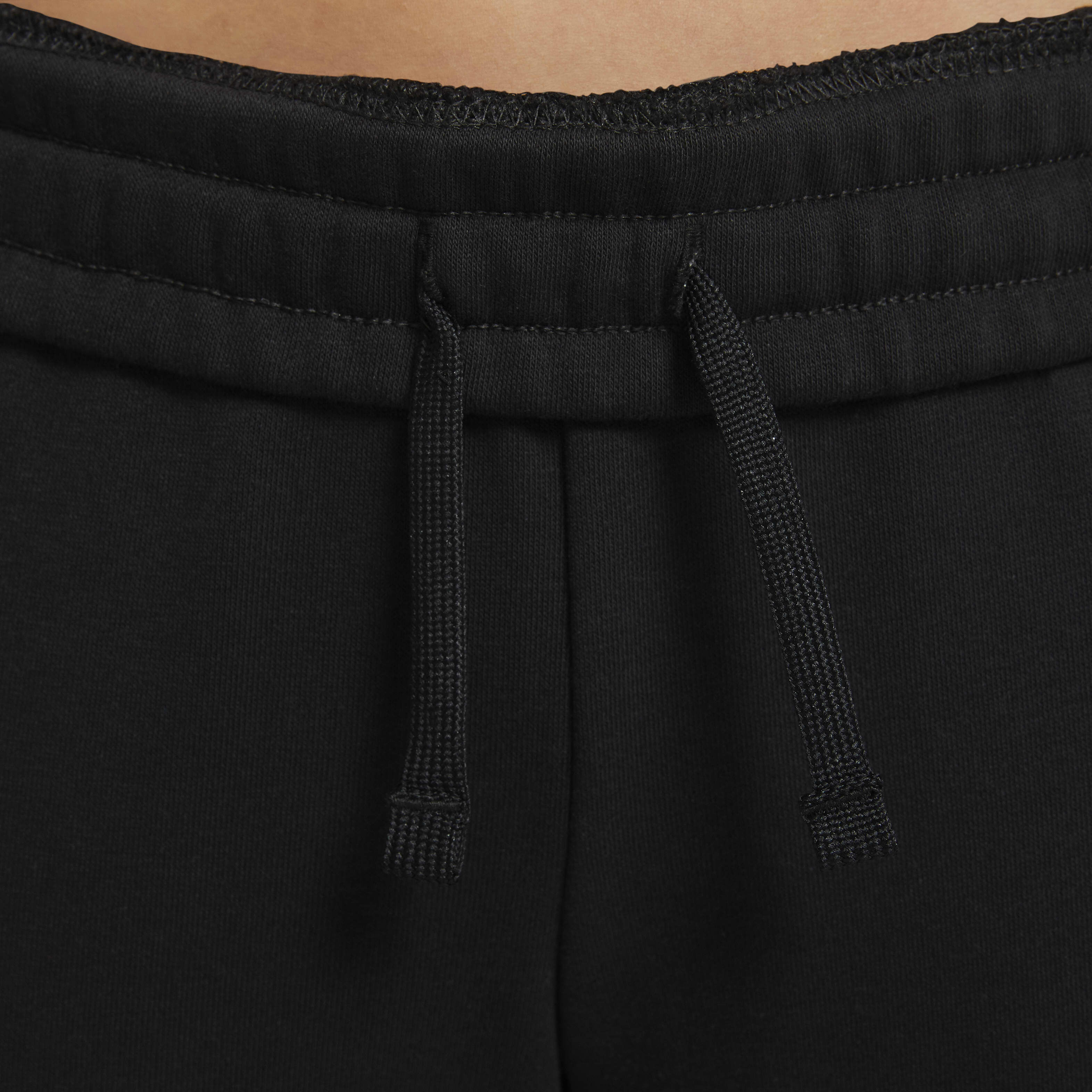 Nike Sportswear Club image number 2