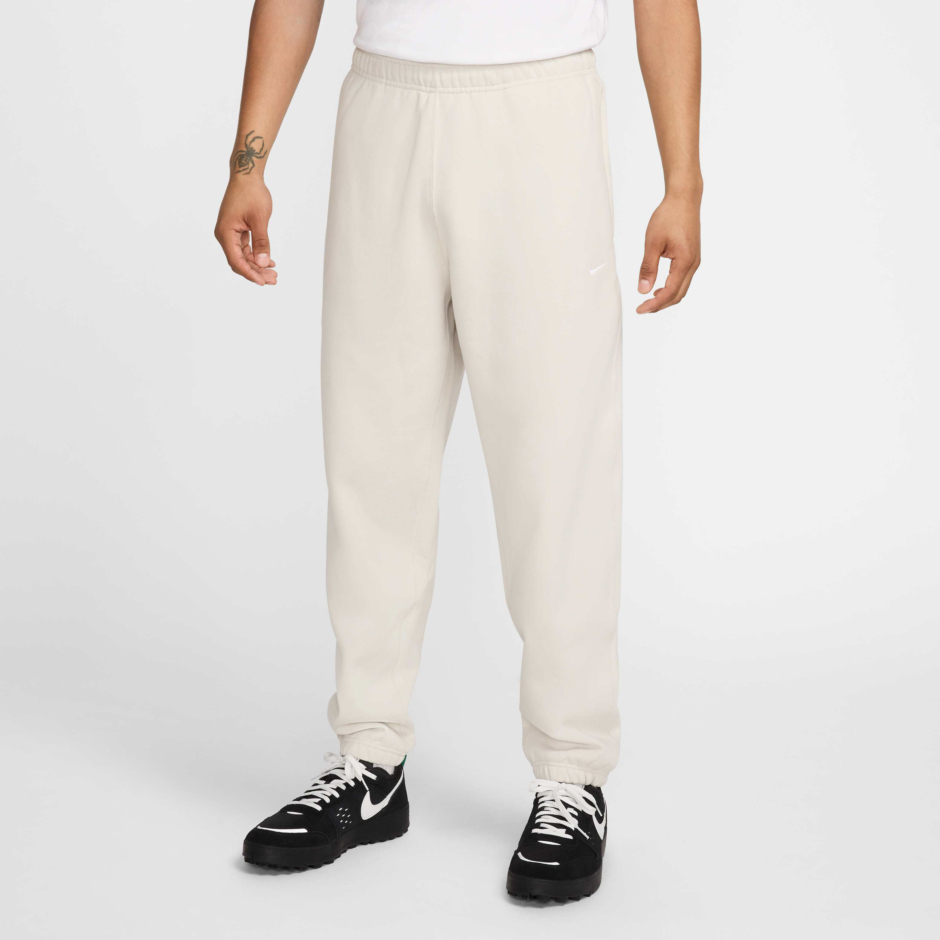 Nike Solo Swoosh image number 0