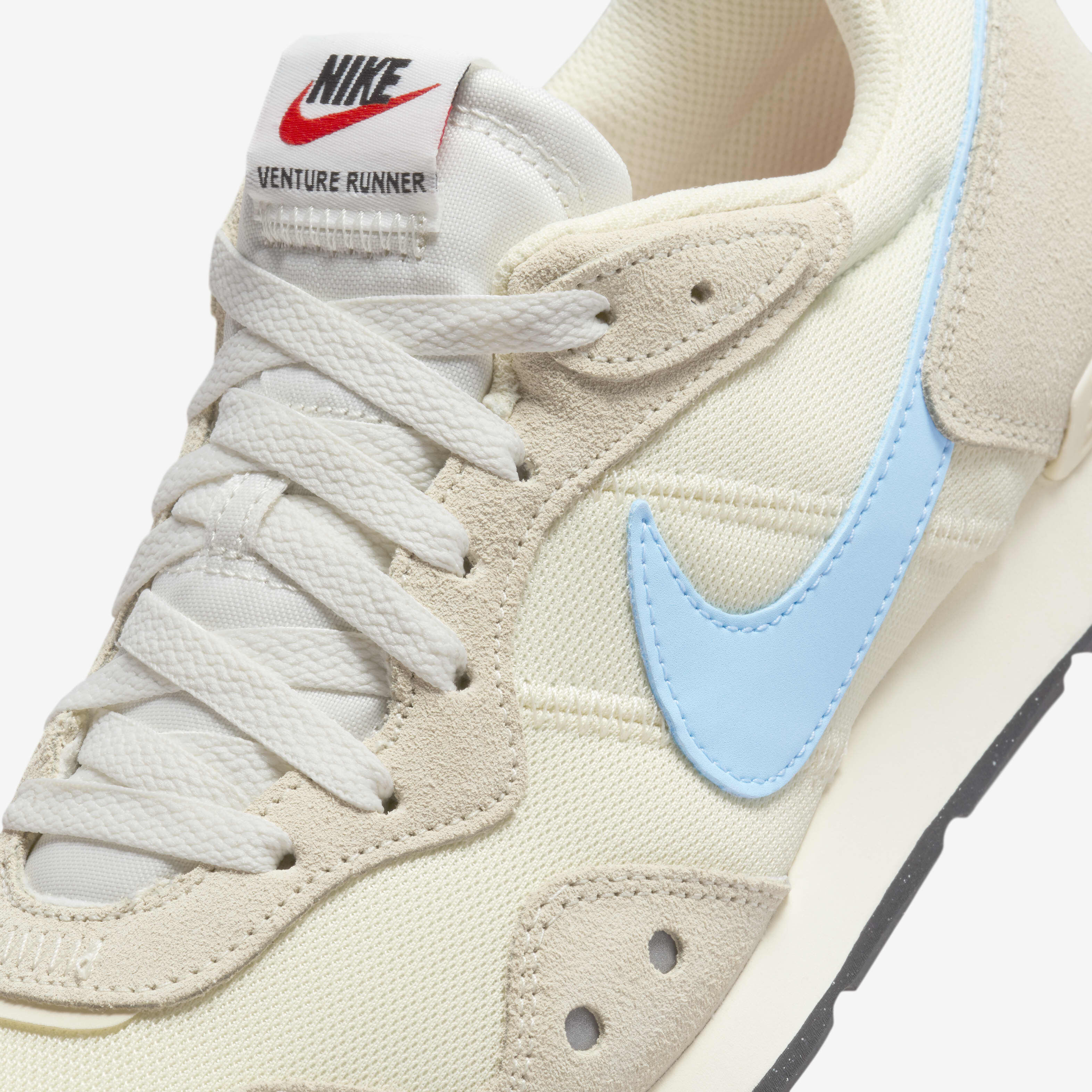 nike venture runner ghost