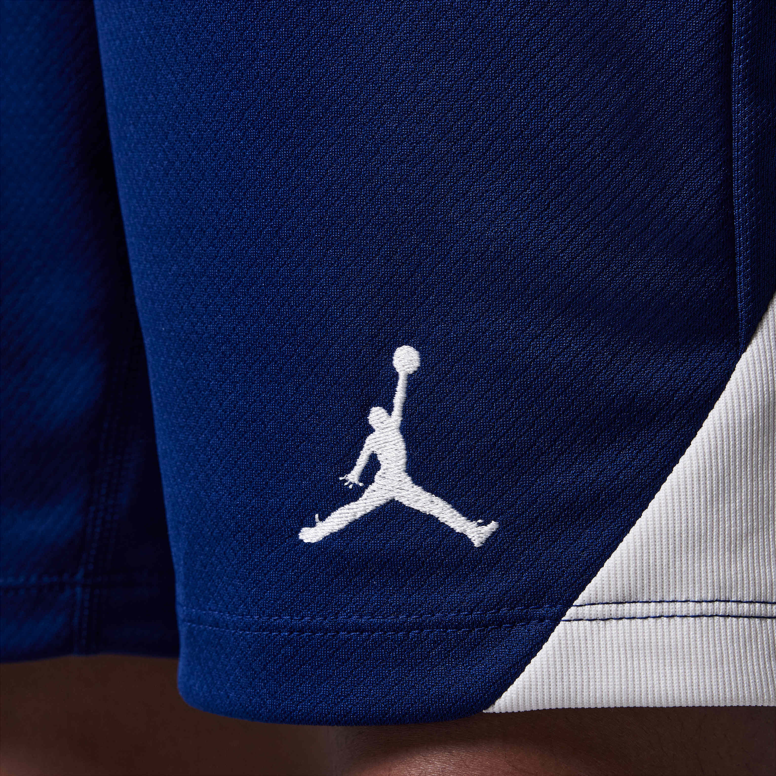 Paris Saint-Germain Strike Fourth image number 6