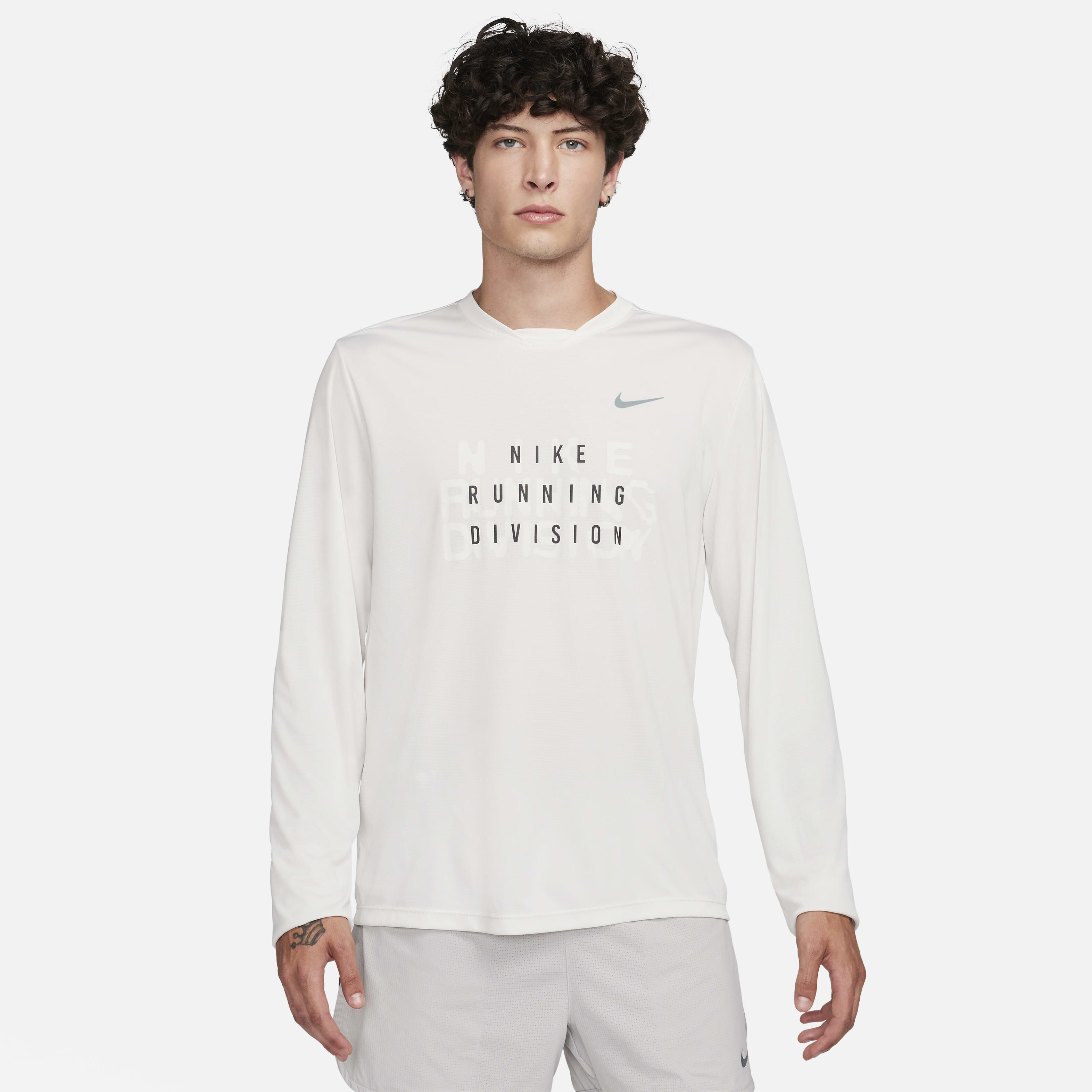 ウォーキング・ランニングウェア nike dri-fit running division shirt ウォーキング・ランニングウェア nike dri-fit running division