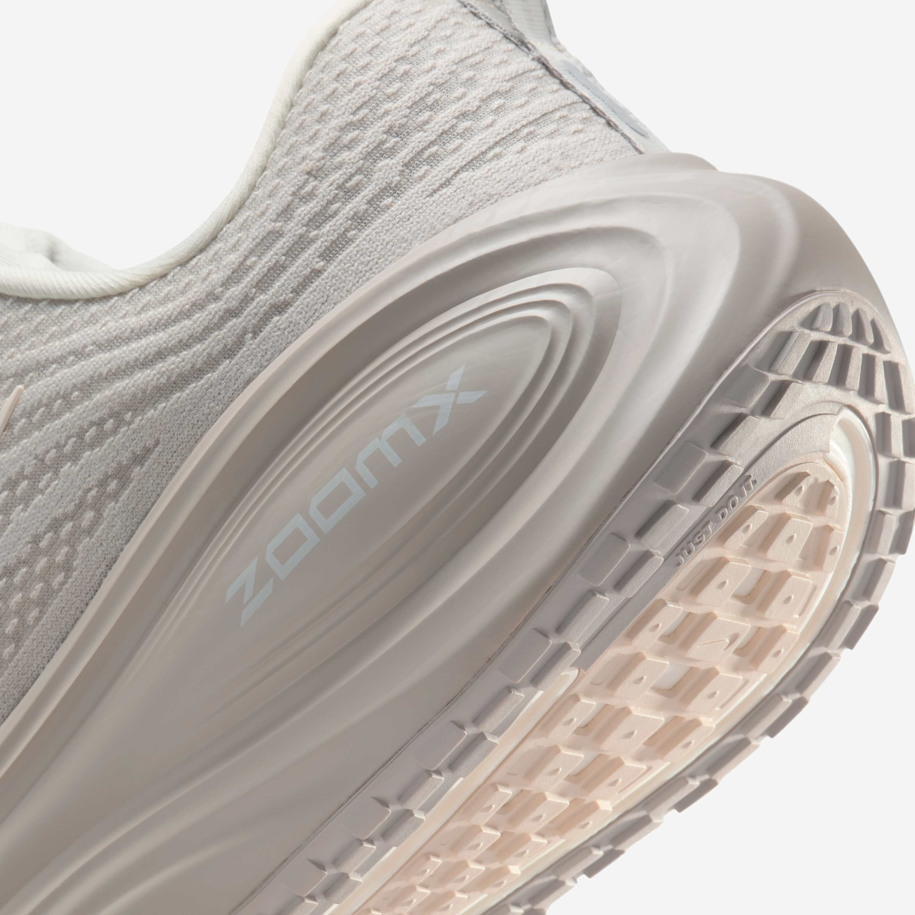 نايكي فوميرو بلس image number 7