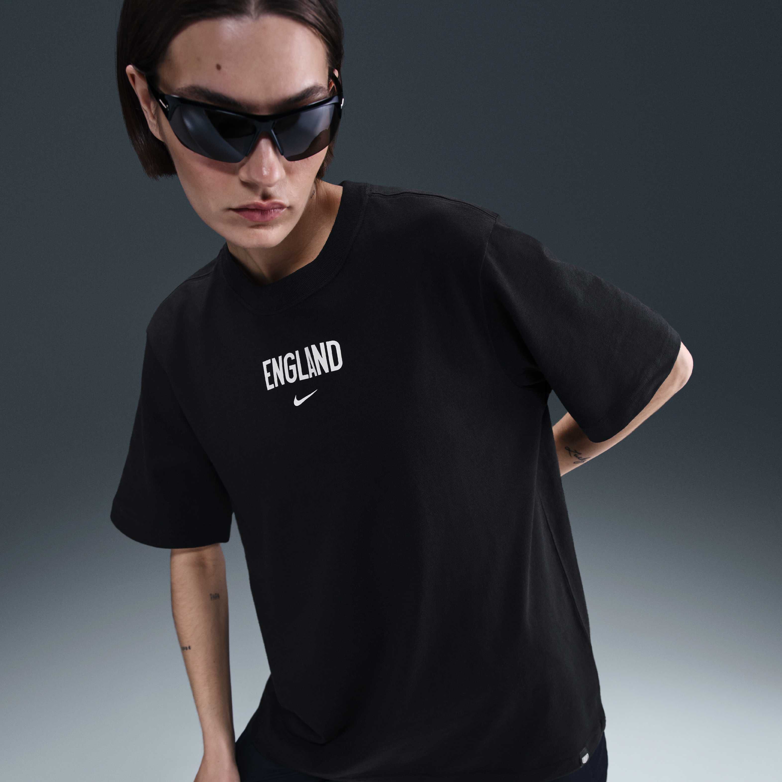 England Supporter image number 0