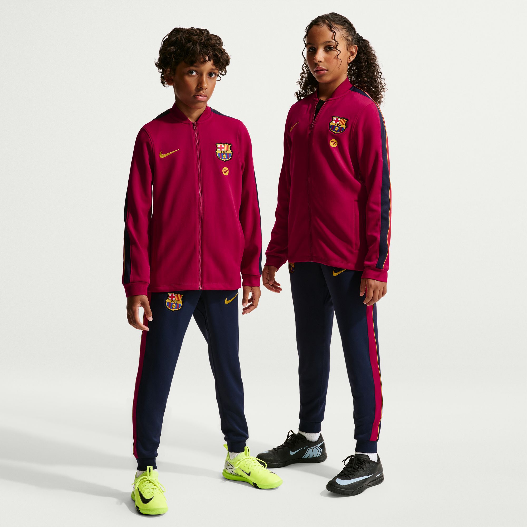 برشلونة سترايك image number 0