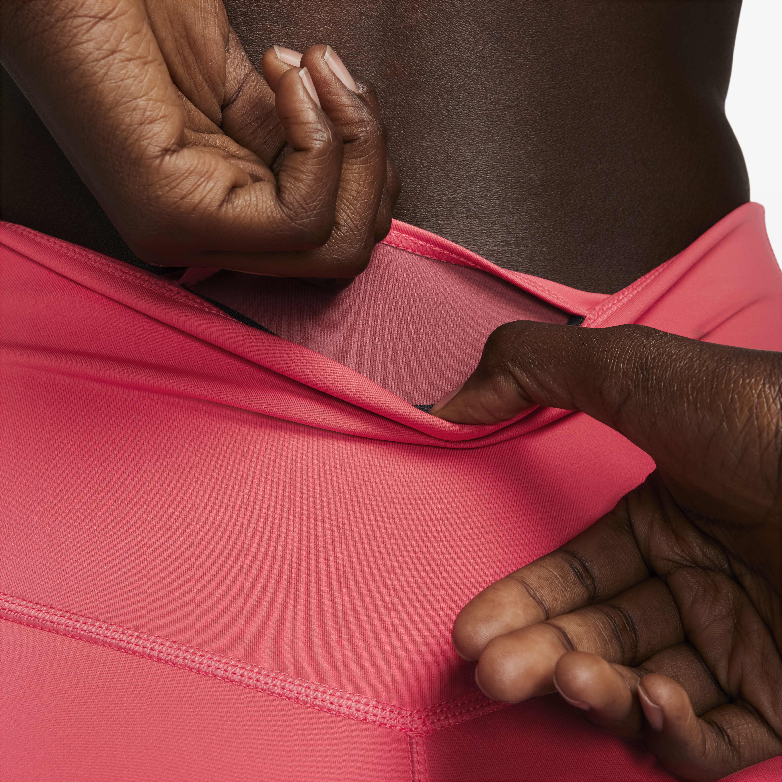 نايكي ون ليك بروتكشن: بيريود image number 5