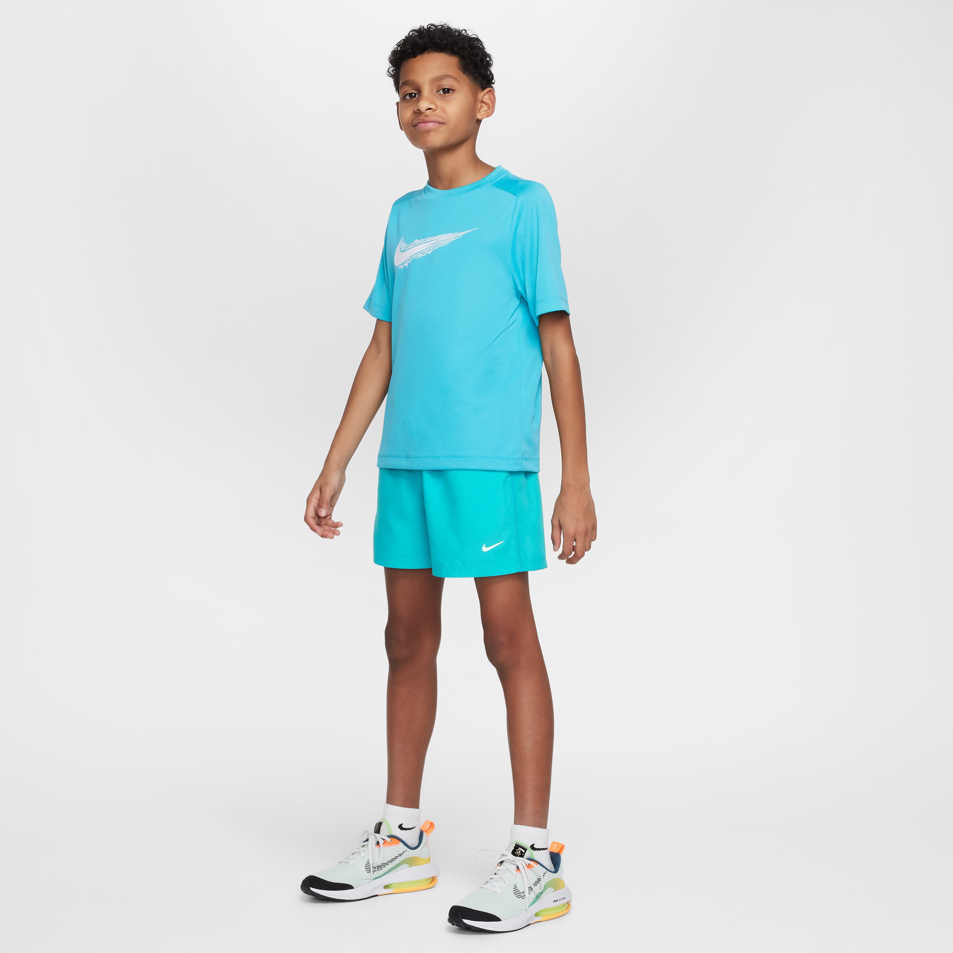 نايكي ملتي image number 6