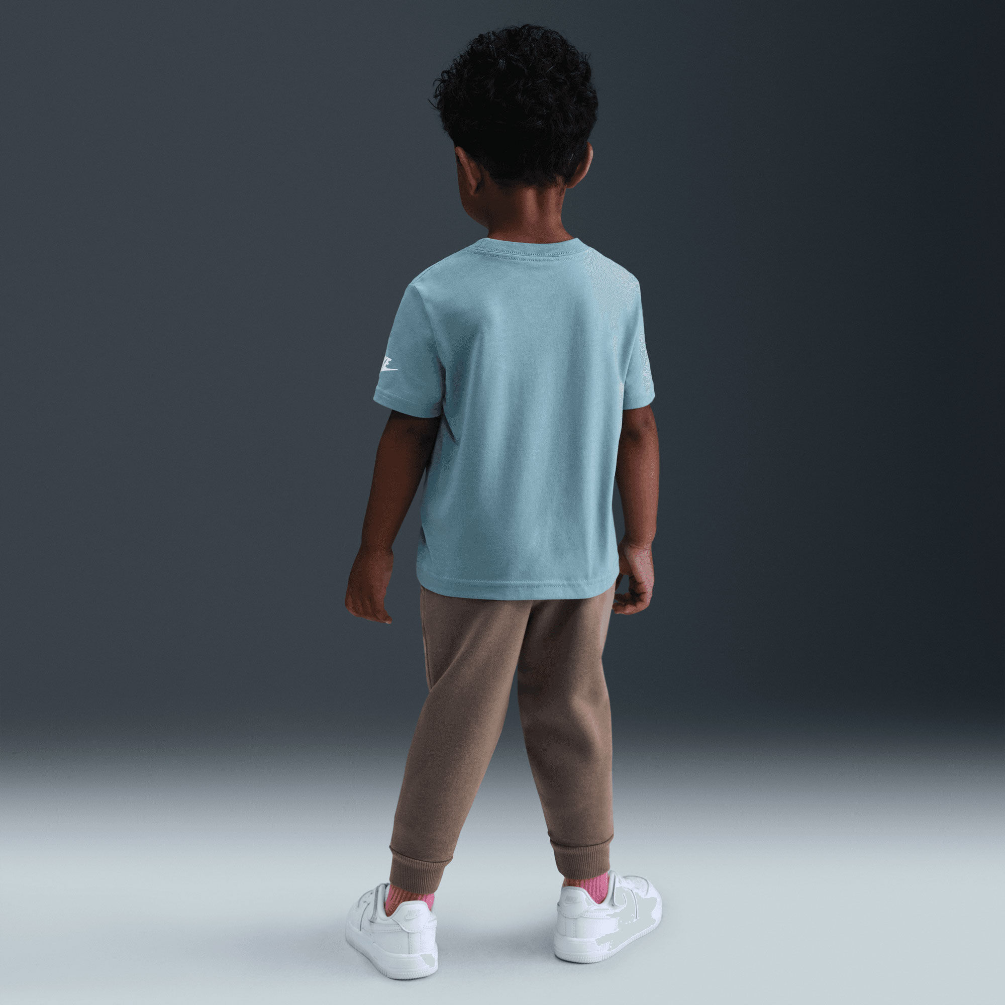 نايكي كلوب image number 3