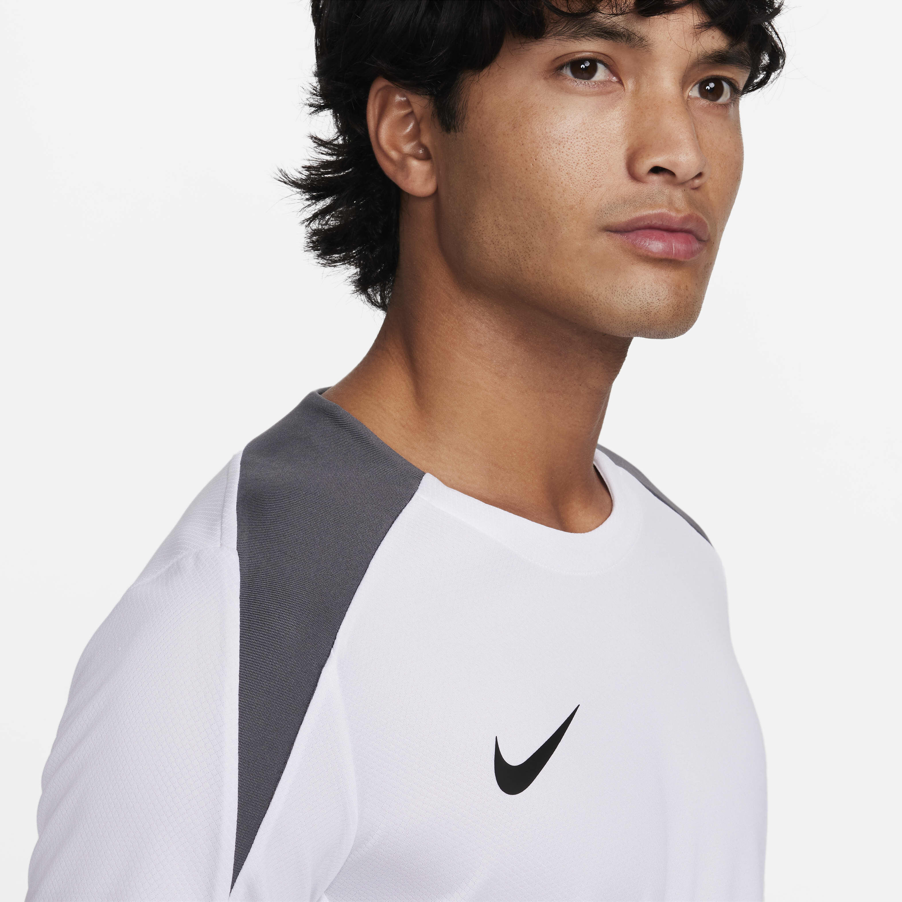 Nike Strike image number 2