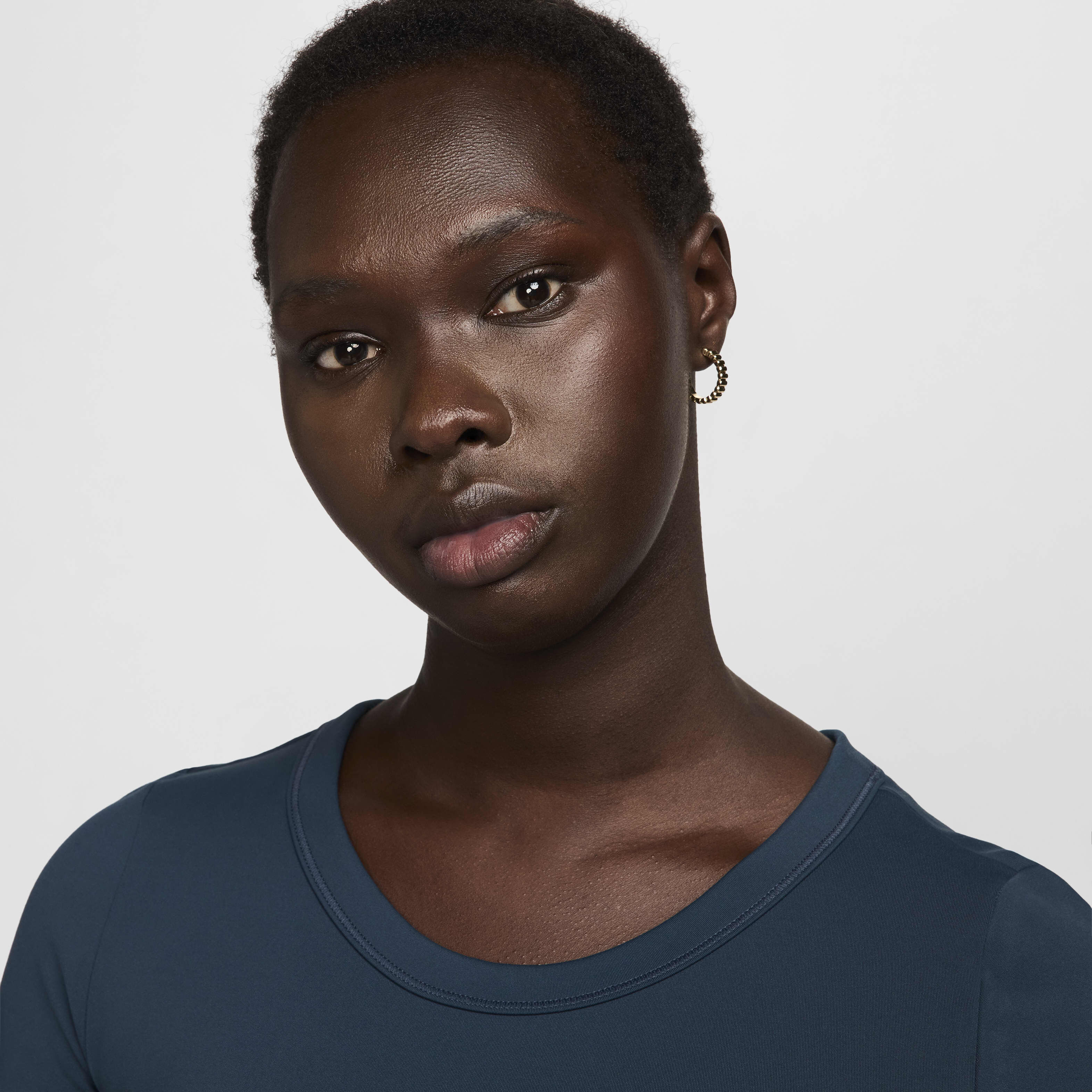 نايكي ون فيتد image number 2