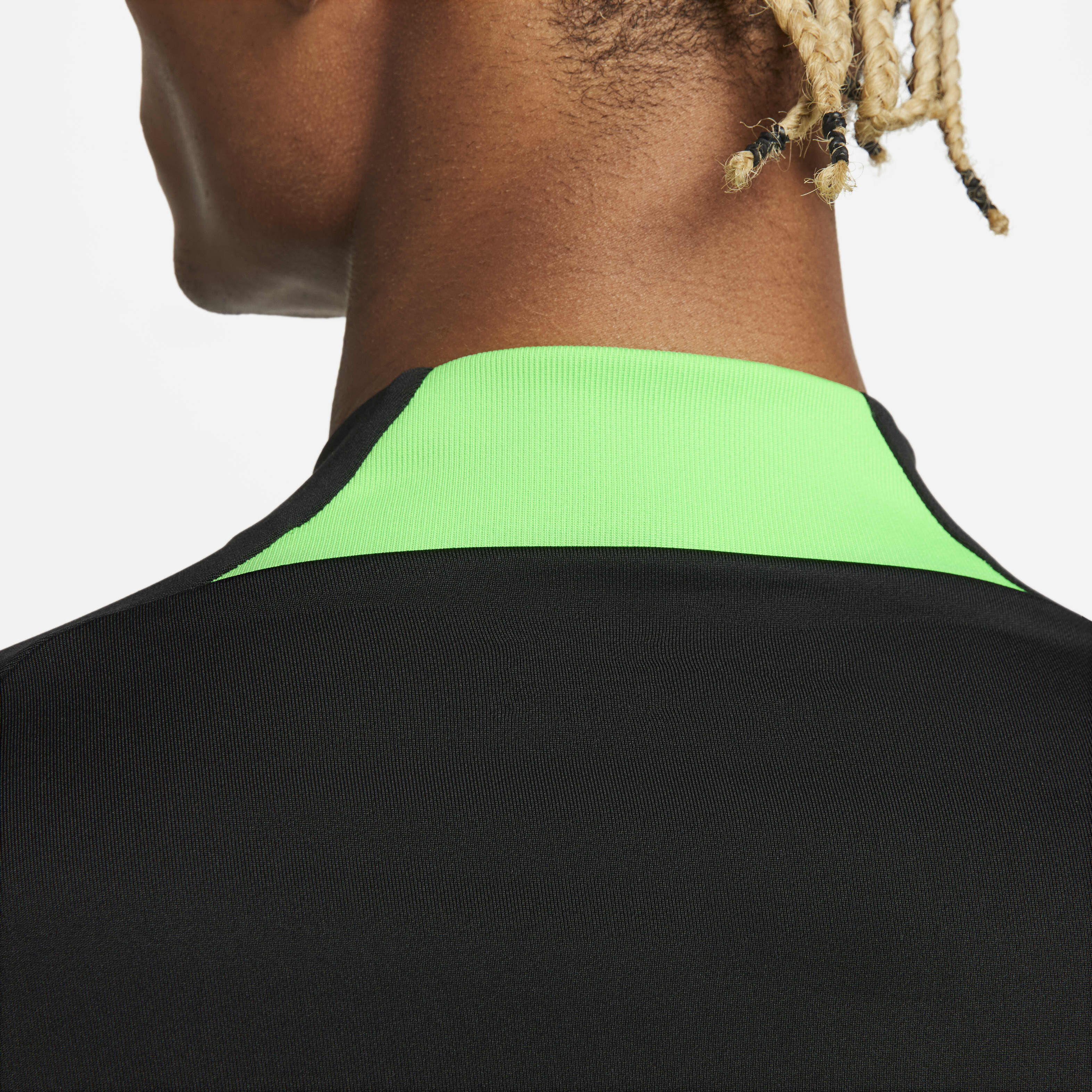 Liverpool F.C. Strike image number 6