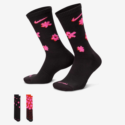 ايش لو قدرتِ - ستايلات جديدة-نايكي, نايكي افريداي بلاس, جوارب كوشيند كرو (زوجان)