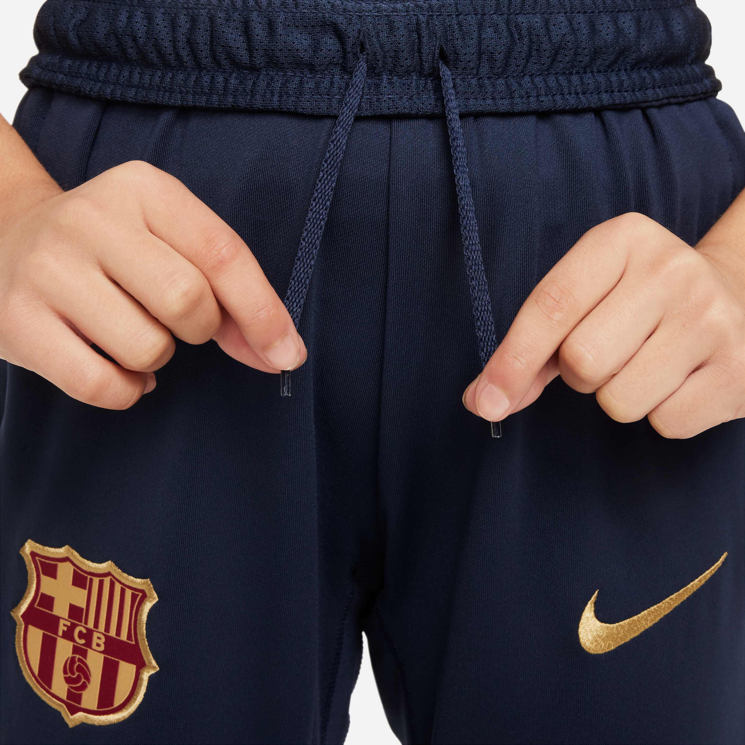 F.C. Barcelona Strike image number 2