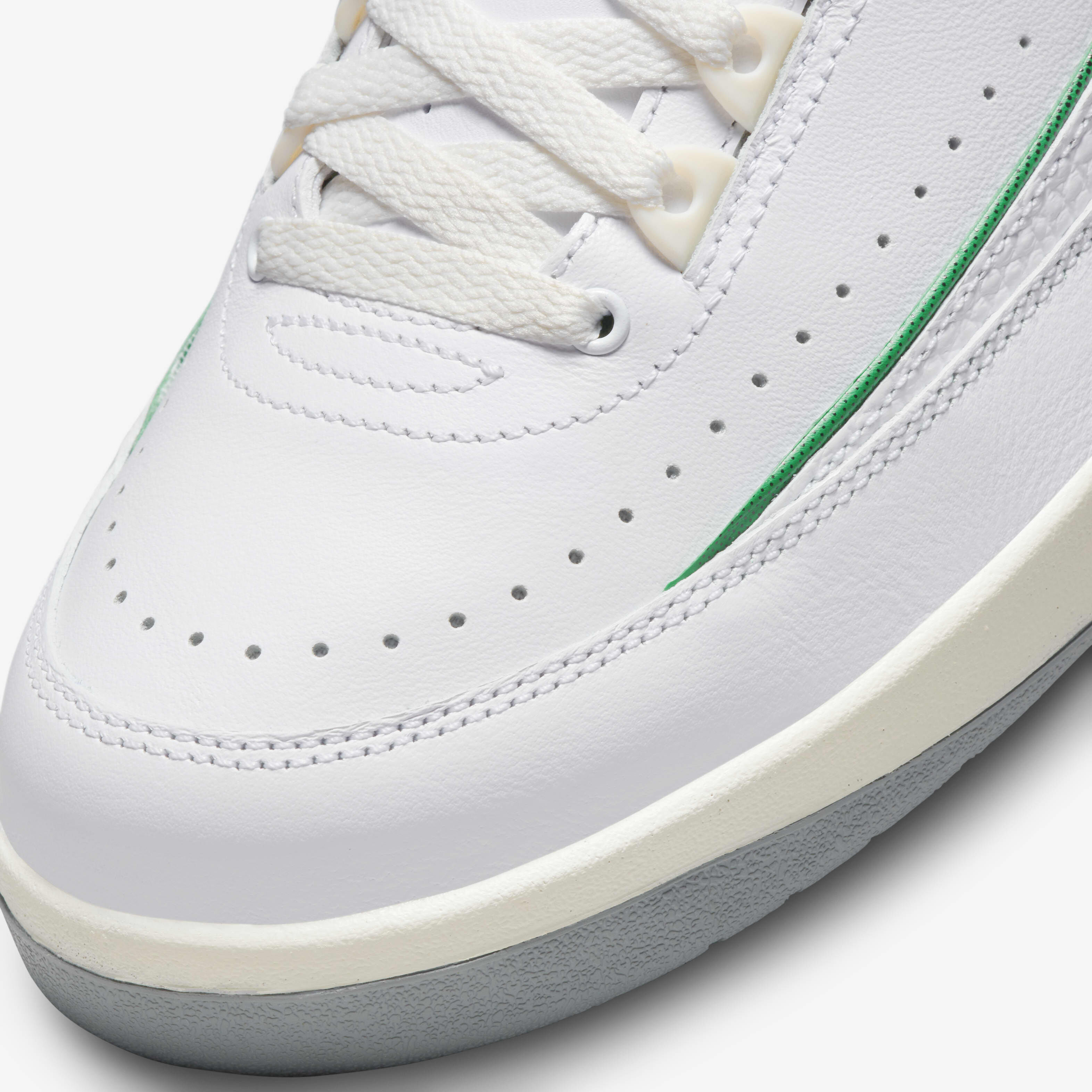 Air Jordan 2 Retro image number 6