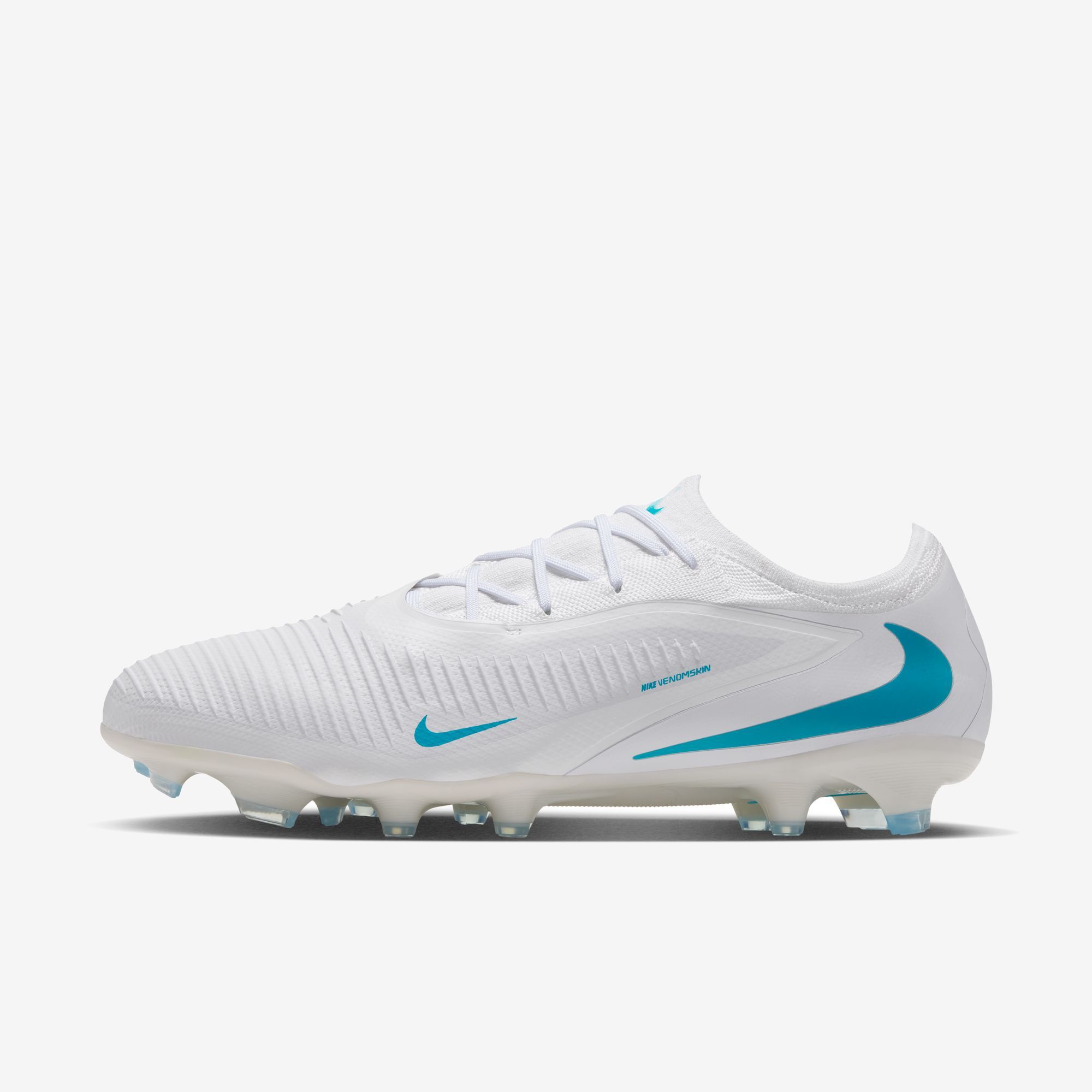 Nike Phantom 6 Low Pro image number 0