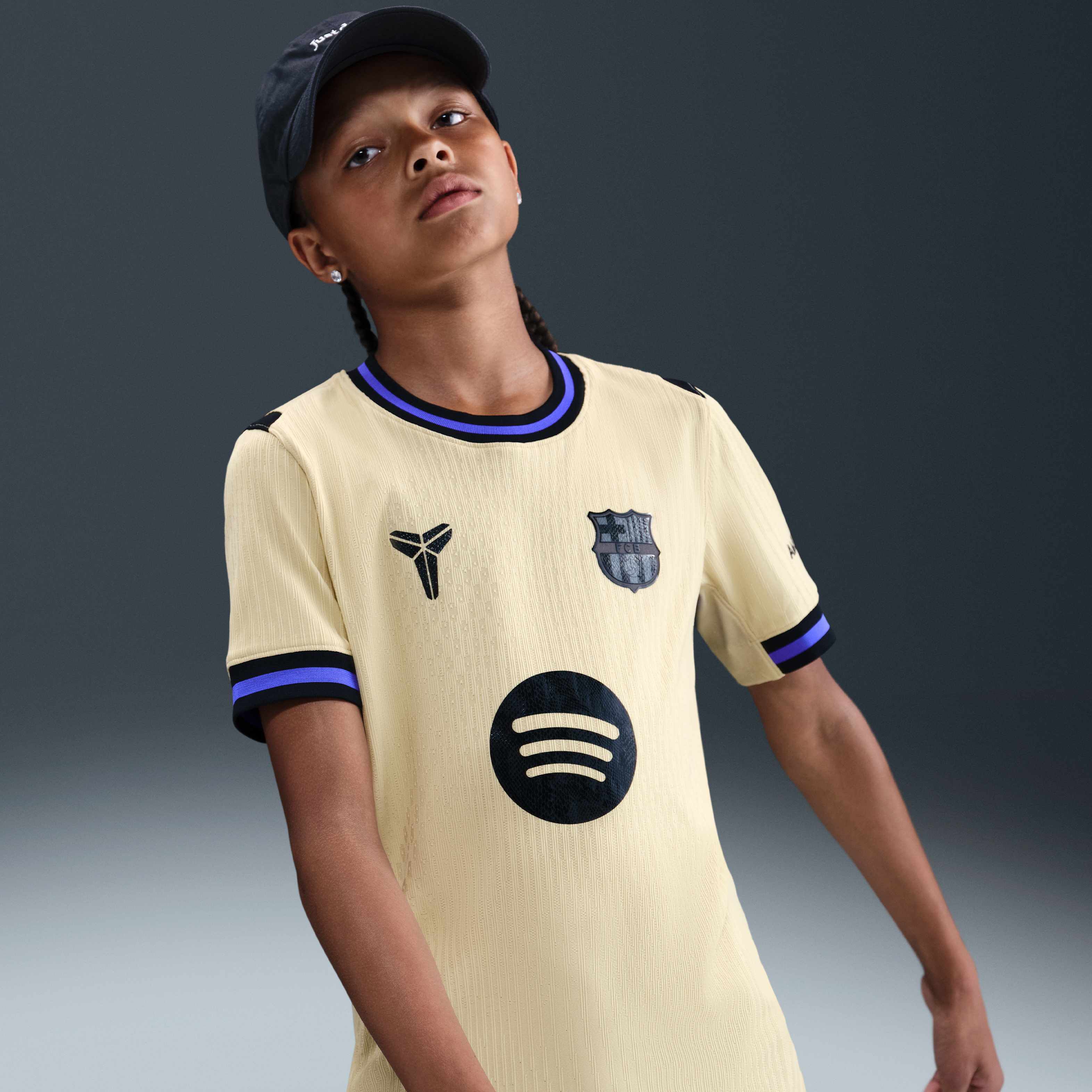 Nike FC Barcelona 01-02 アウェイシャツ ベージュ Nike FC Barcelona 01-02 アウェイシャツ ベージュ 01-02 NIKE