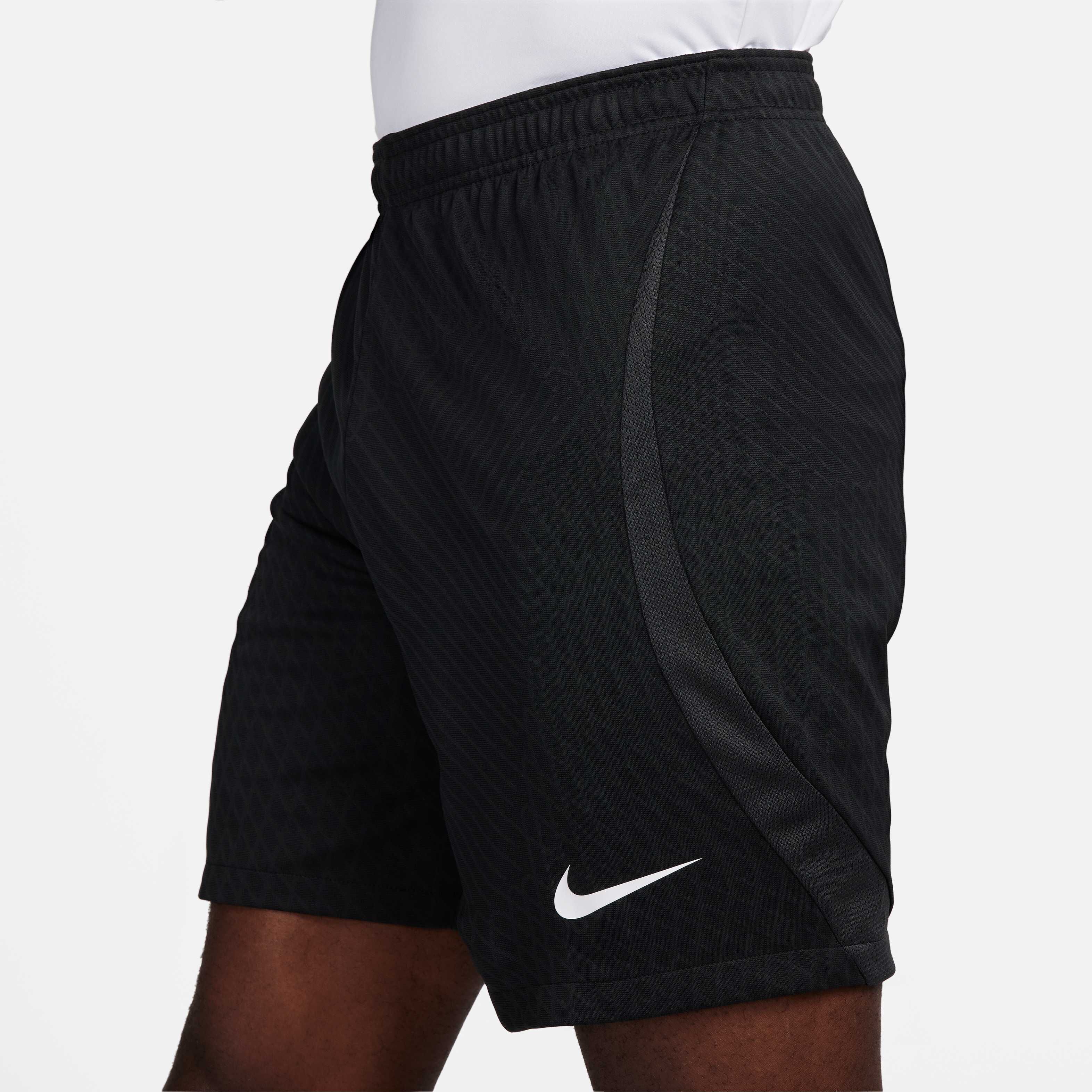 Nike Dri-FIT Strike image number 4