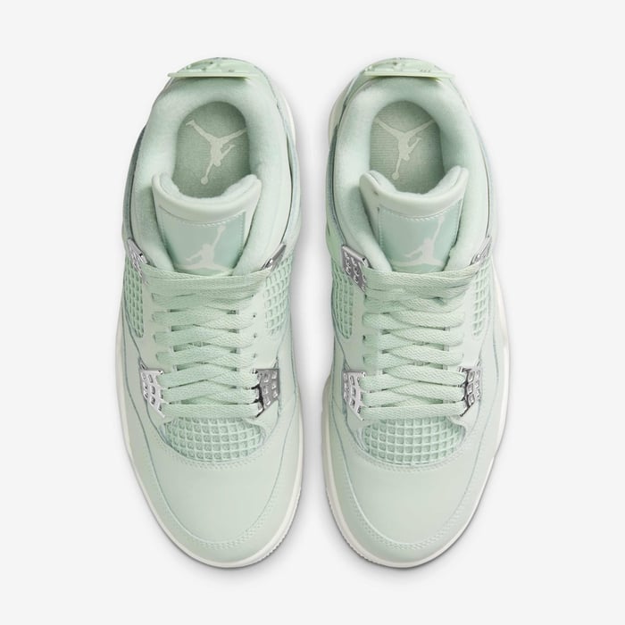 Air Jordan 4 Retro image number 3 Air Jordan 4 Retro image number 3