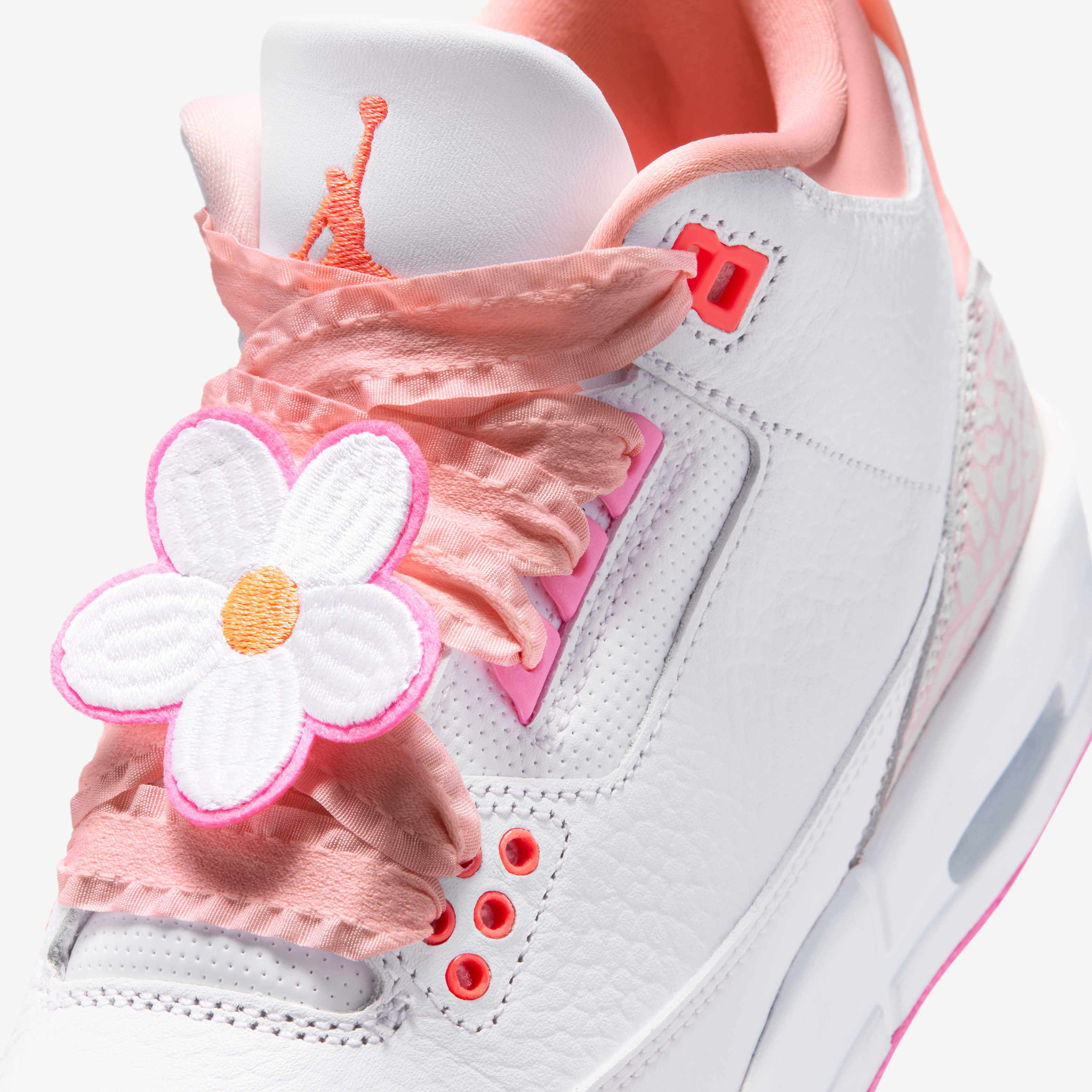 Air Jordan 3 Retro image number 6