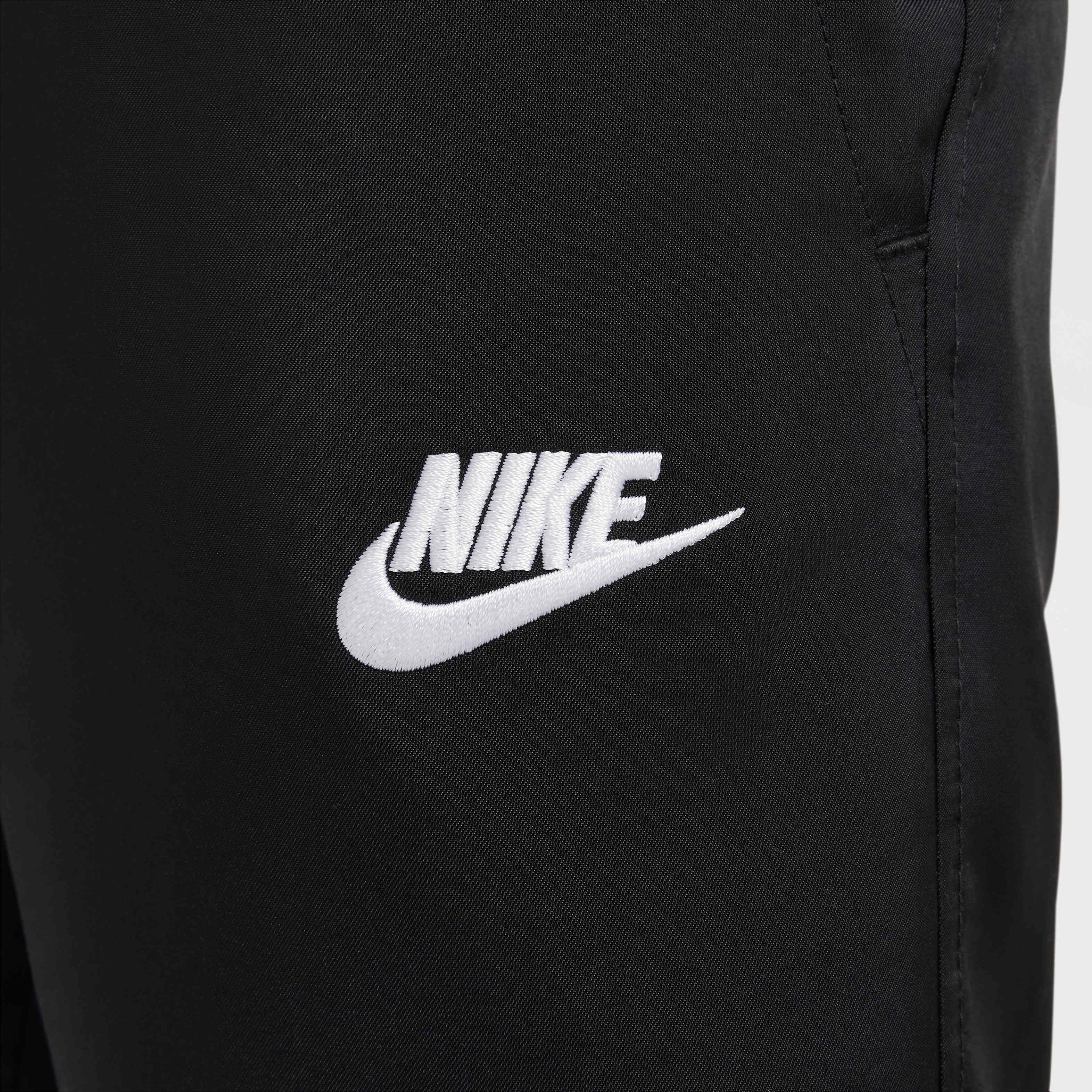 Nike Sportswear Club image number 4