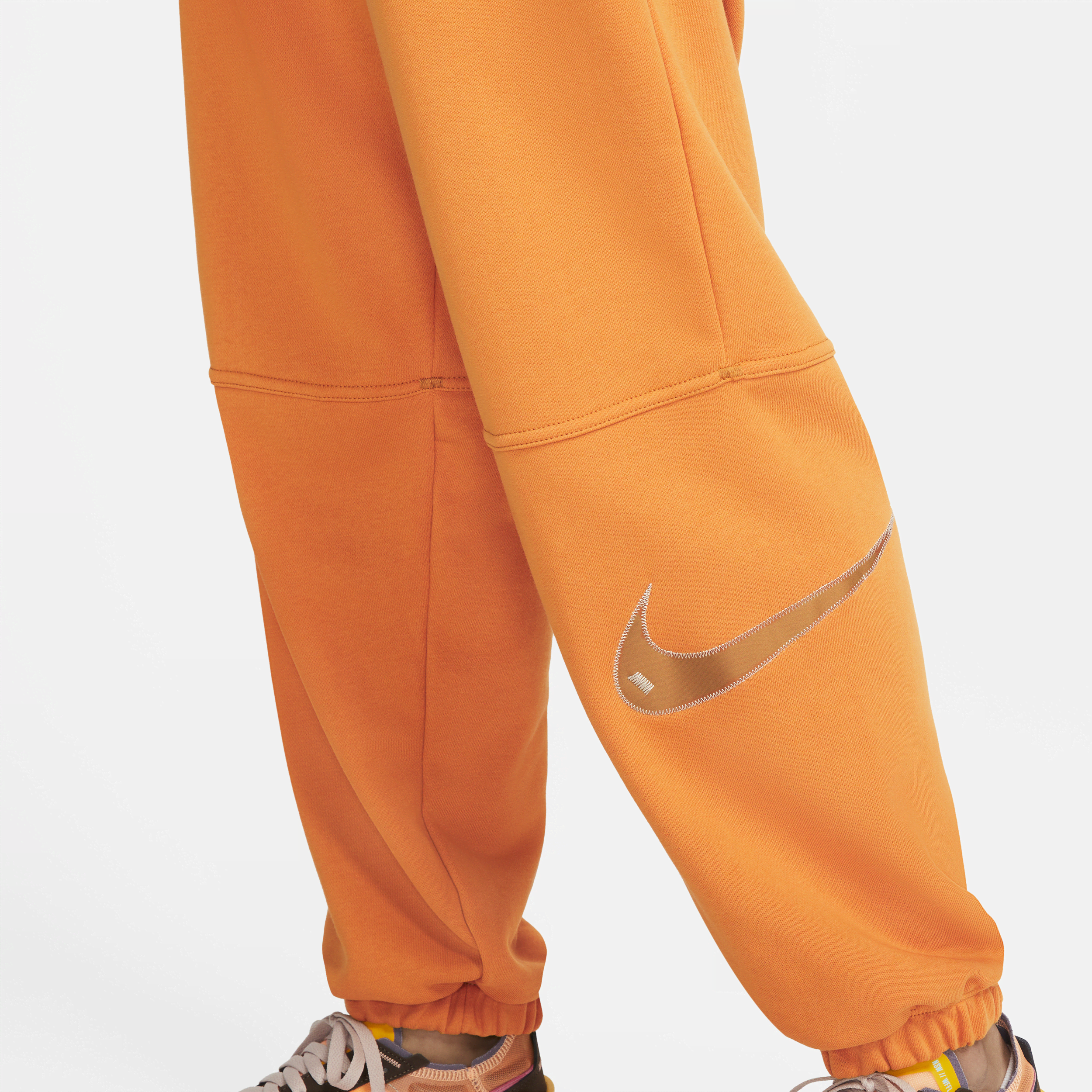 Nike Sportswear Swoosh image number 2