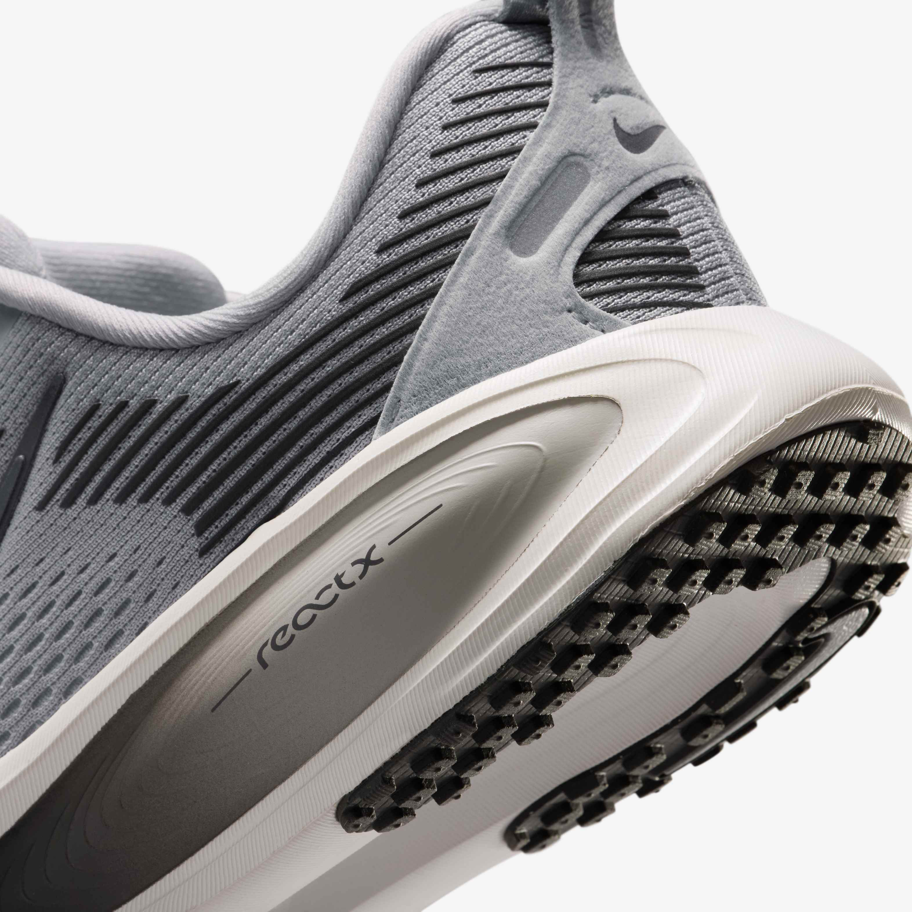 نايكي فوميرو 18 image number 7