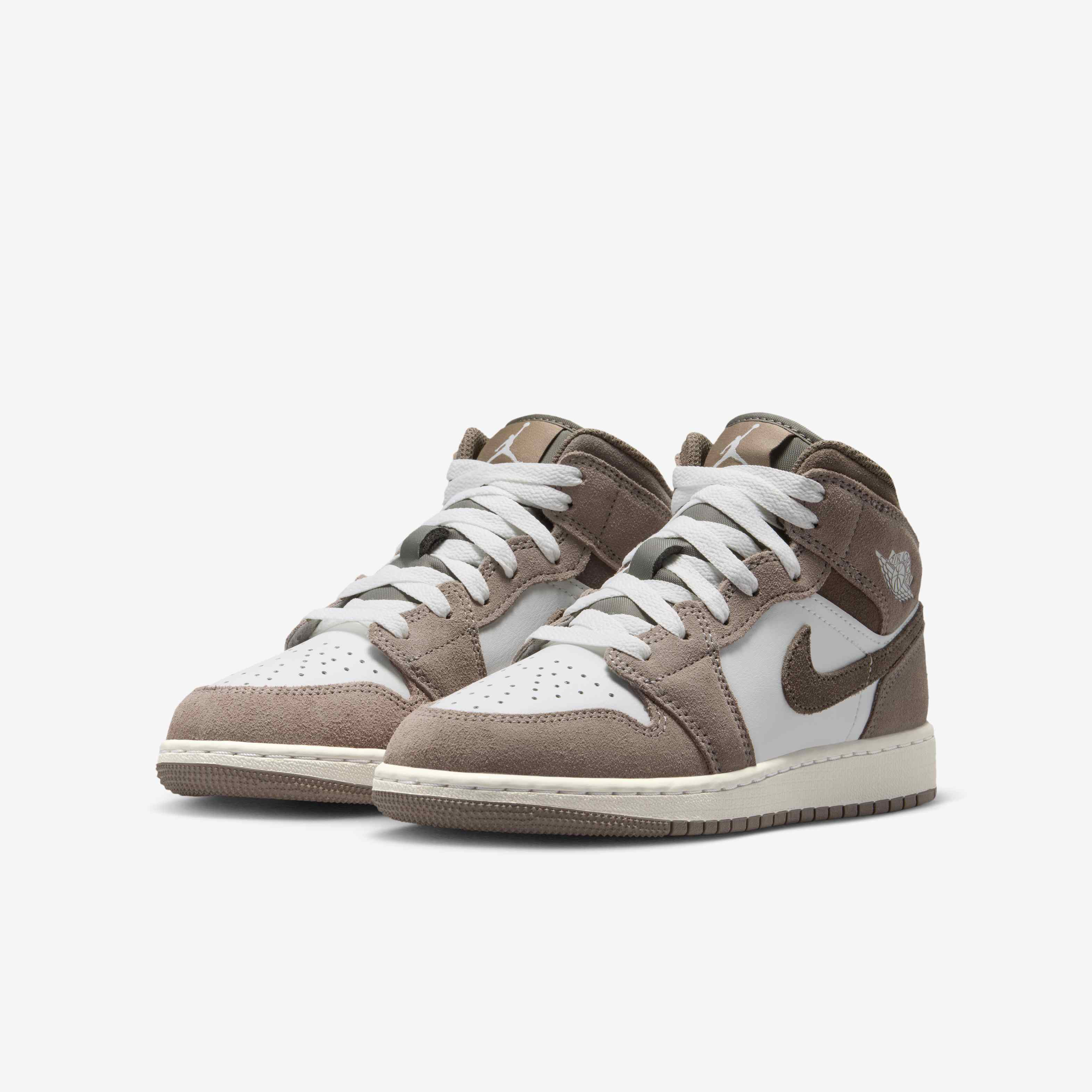 Air Jordan 1 Mid image number 4