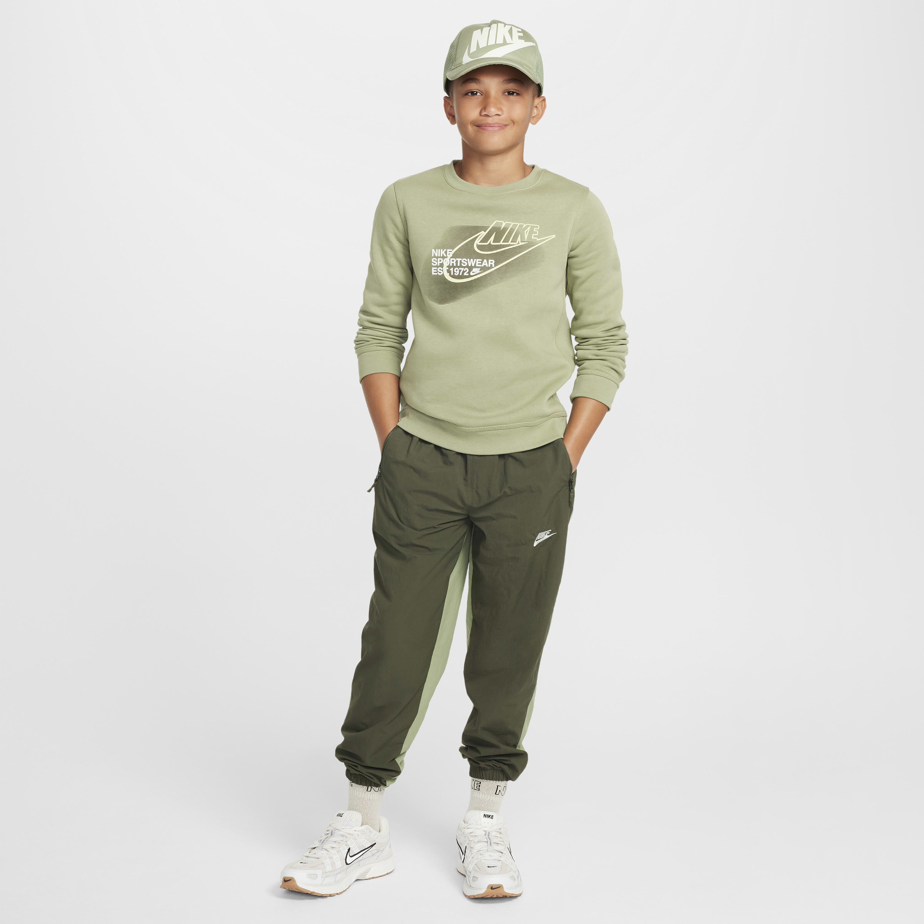 Nike Sportswear Standard Issue image number 4