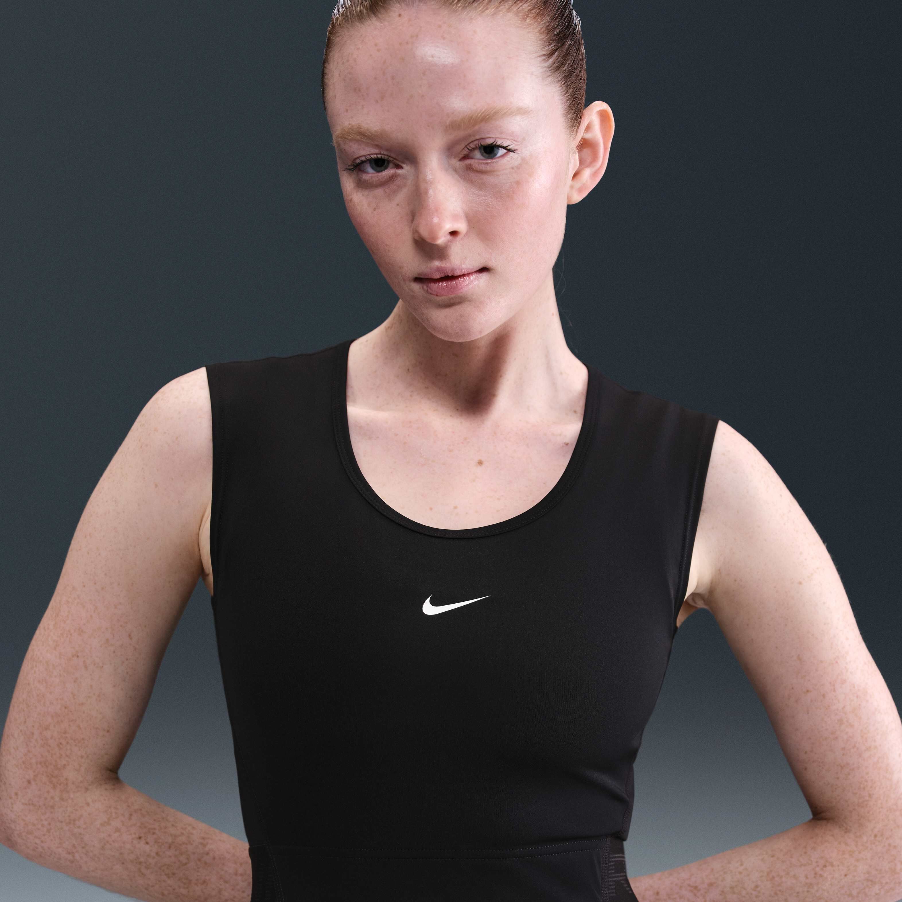 Nike Pro image number 0