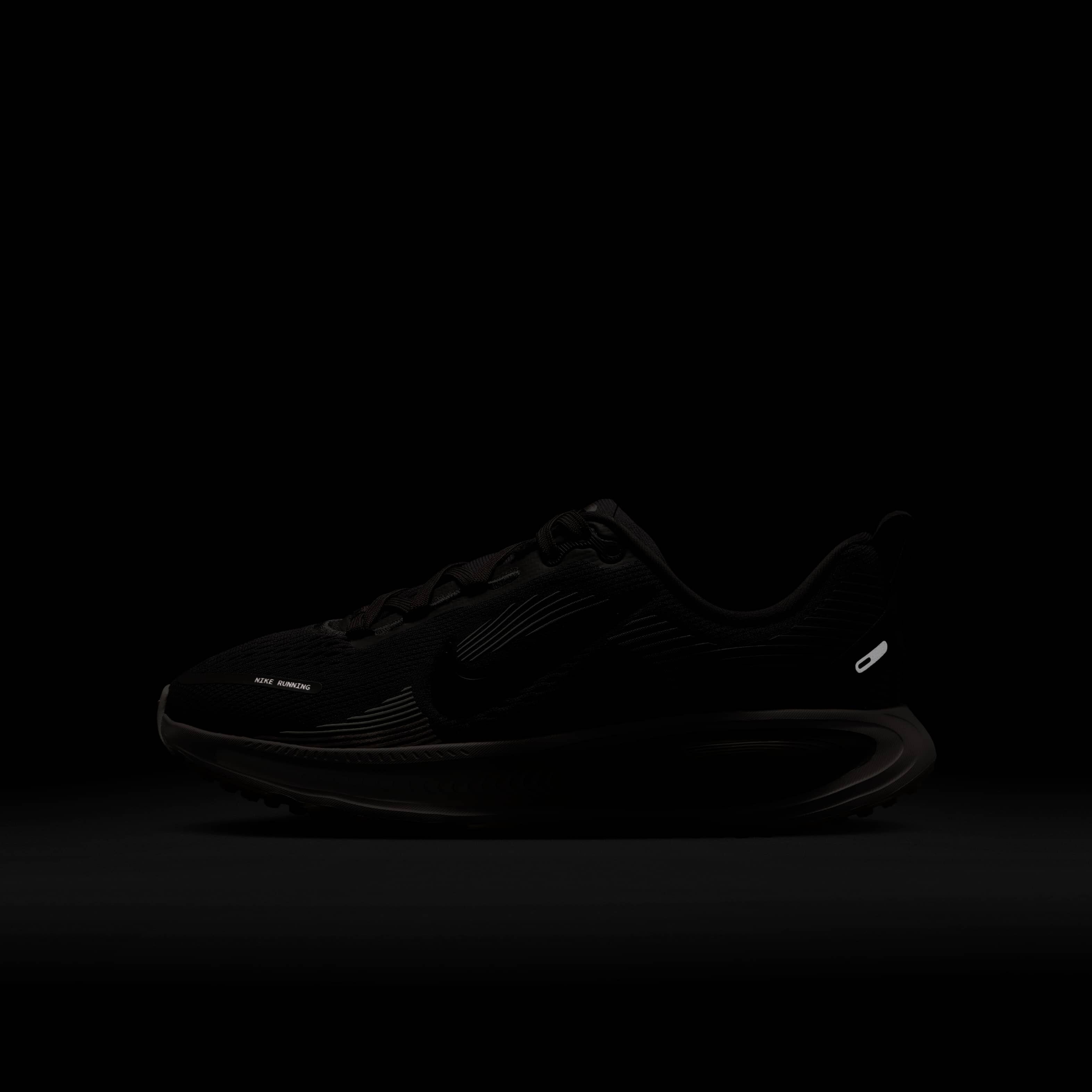 Nike Vomero 18 image number 8