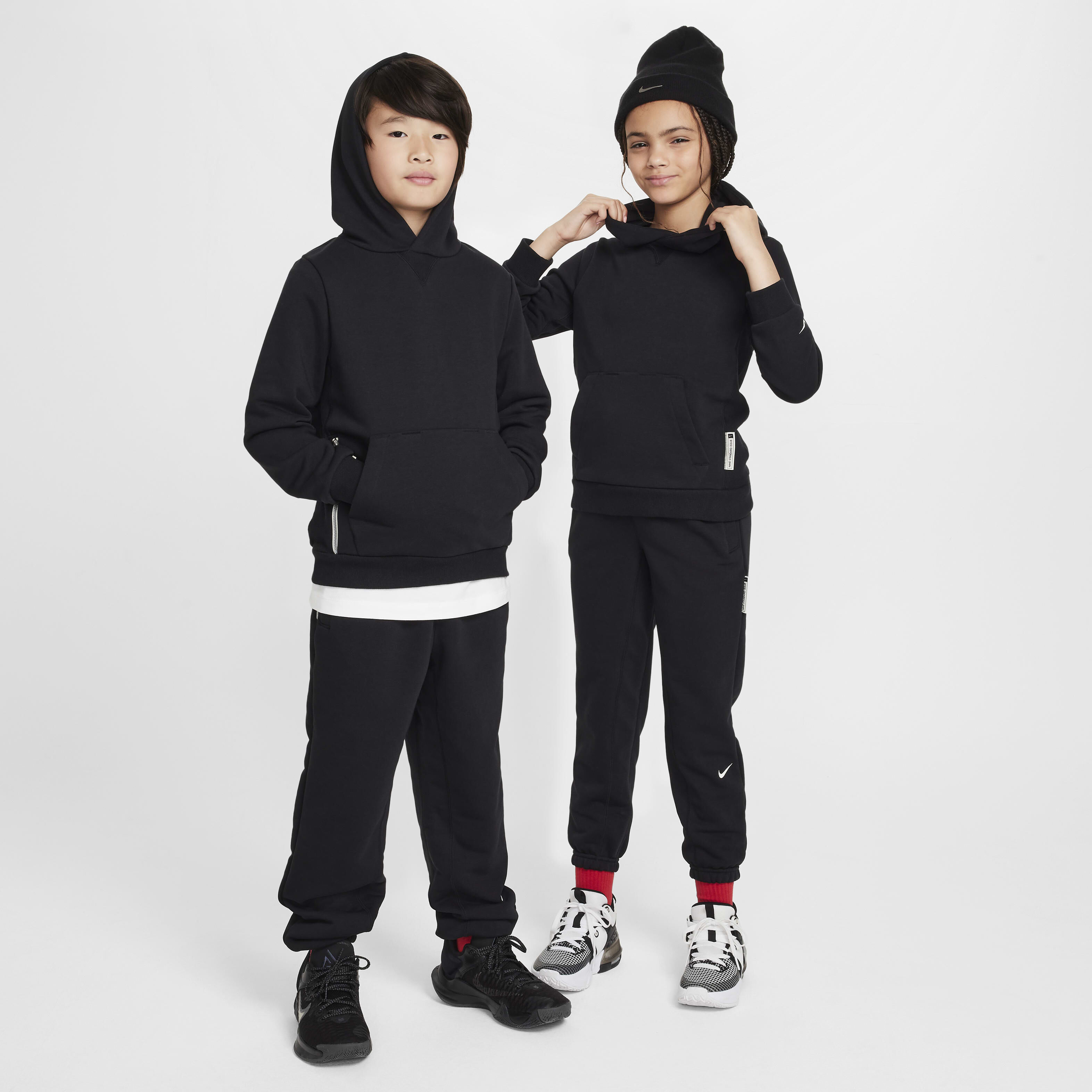 Nike Standard Issue image number 7