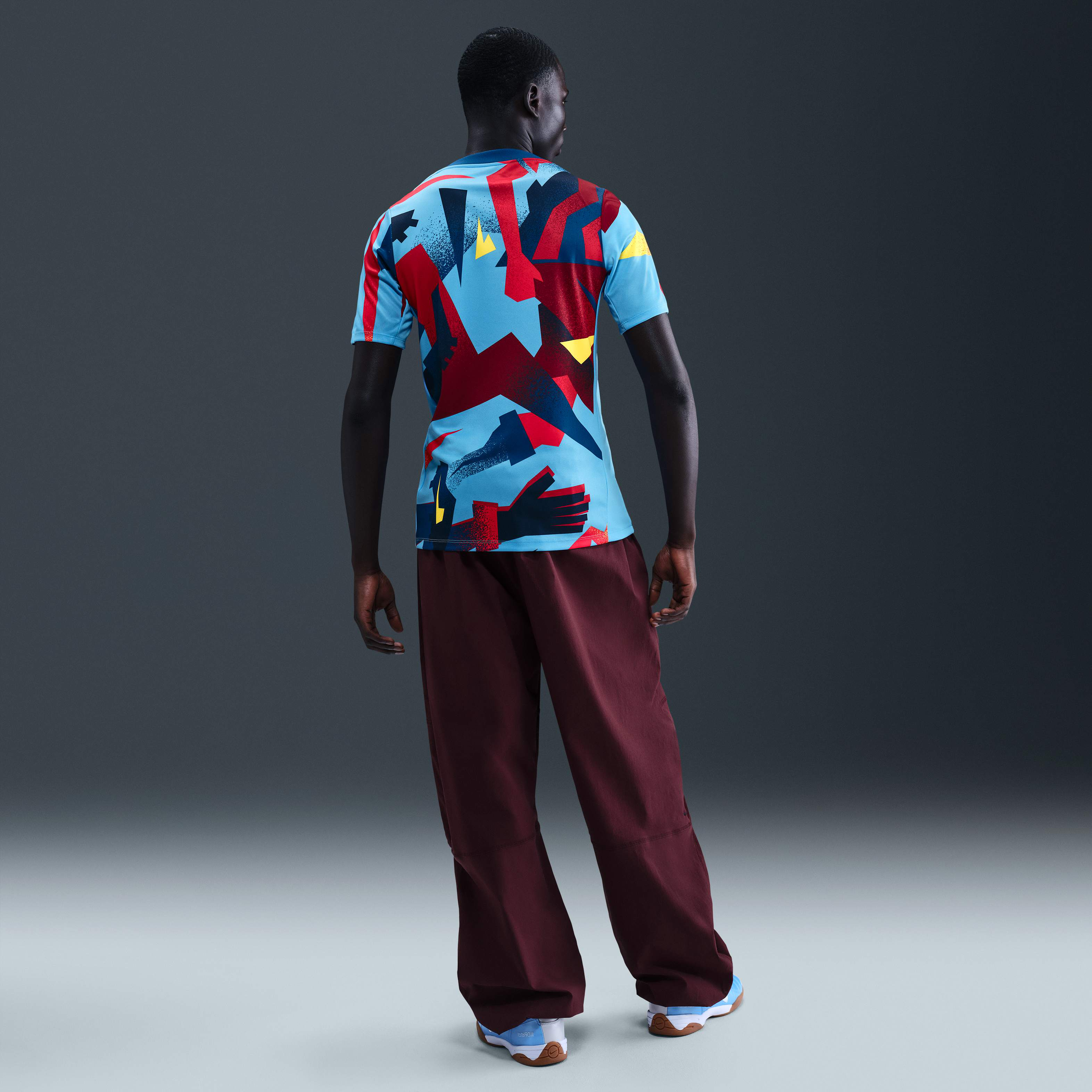 برشلونة أكاديمي برو البديل image number 4