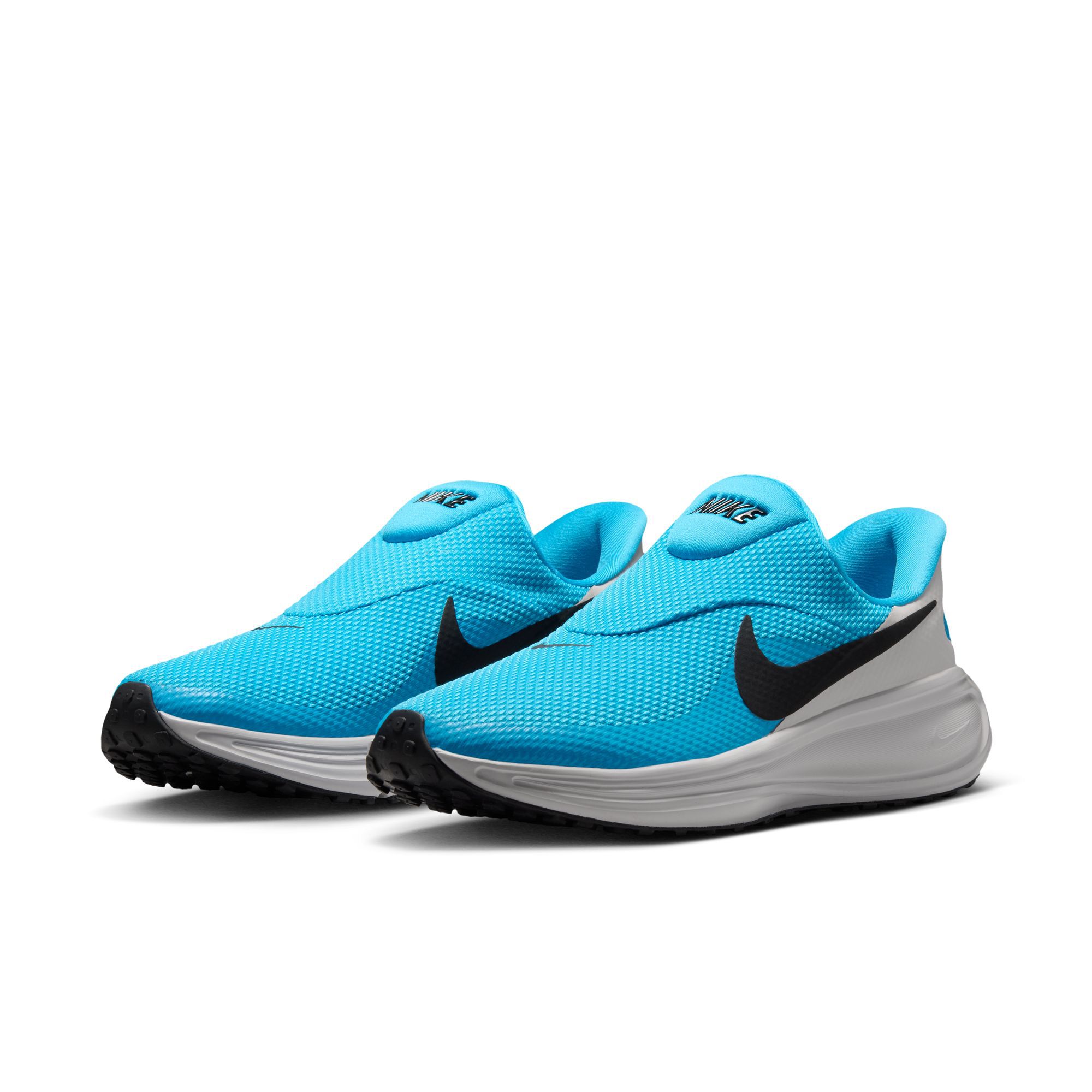 Nike Revolution 8 EasyOn image number 2