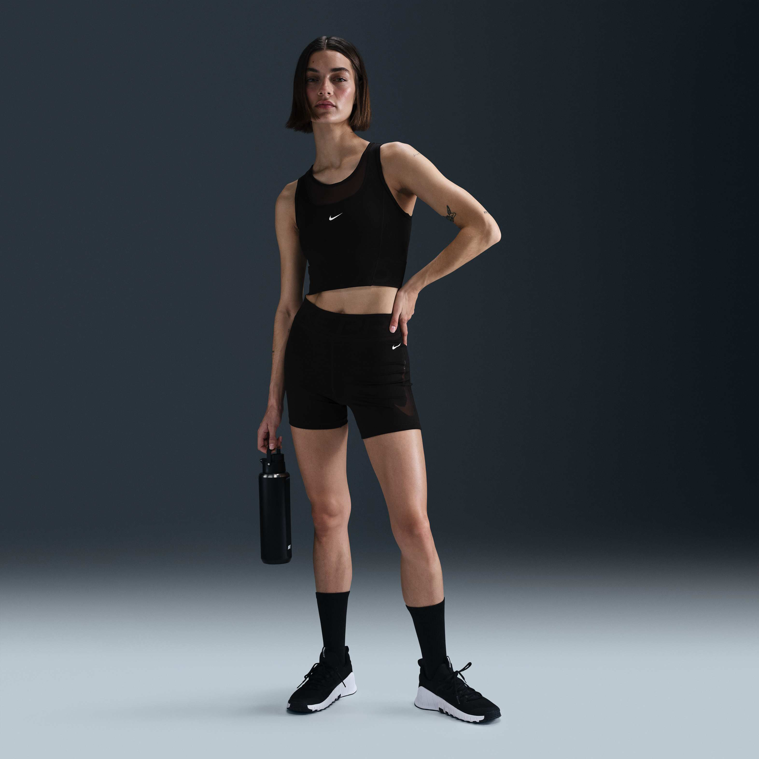 Nike Pro image number 3