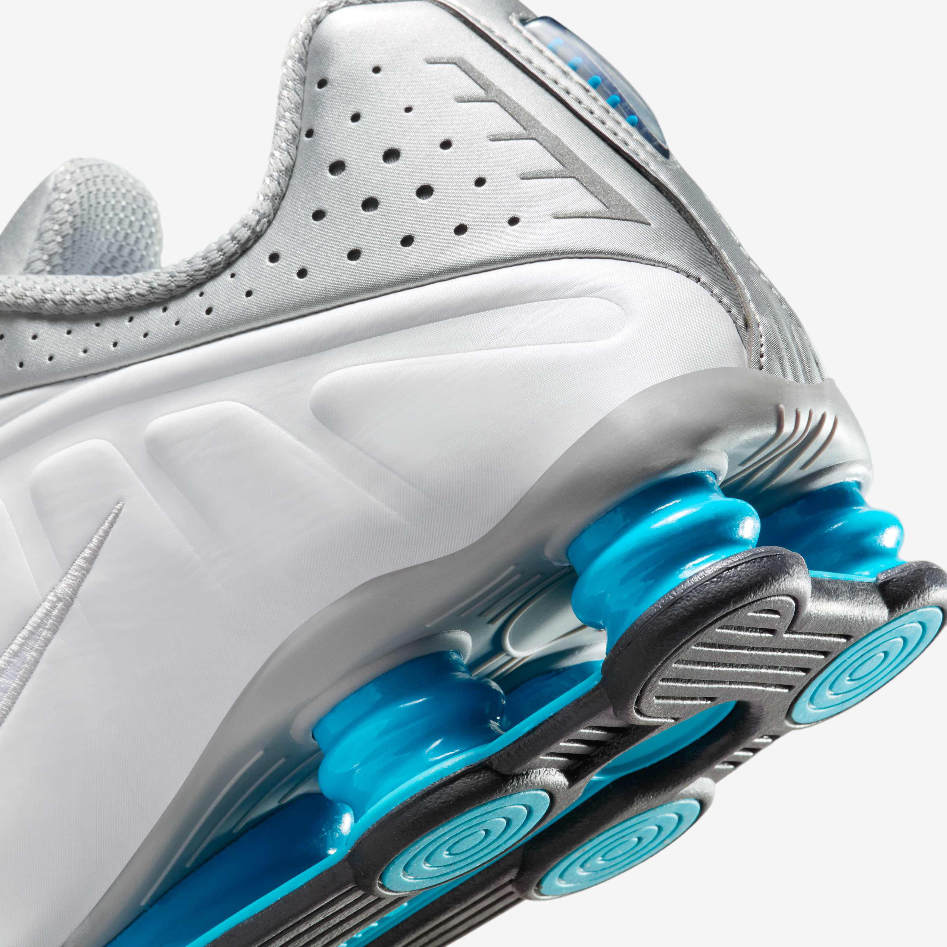 Nike Shox R4 image number 7
