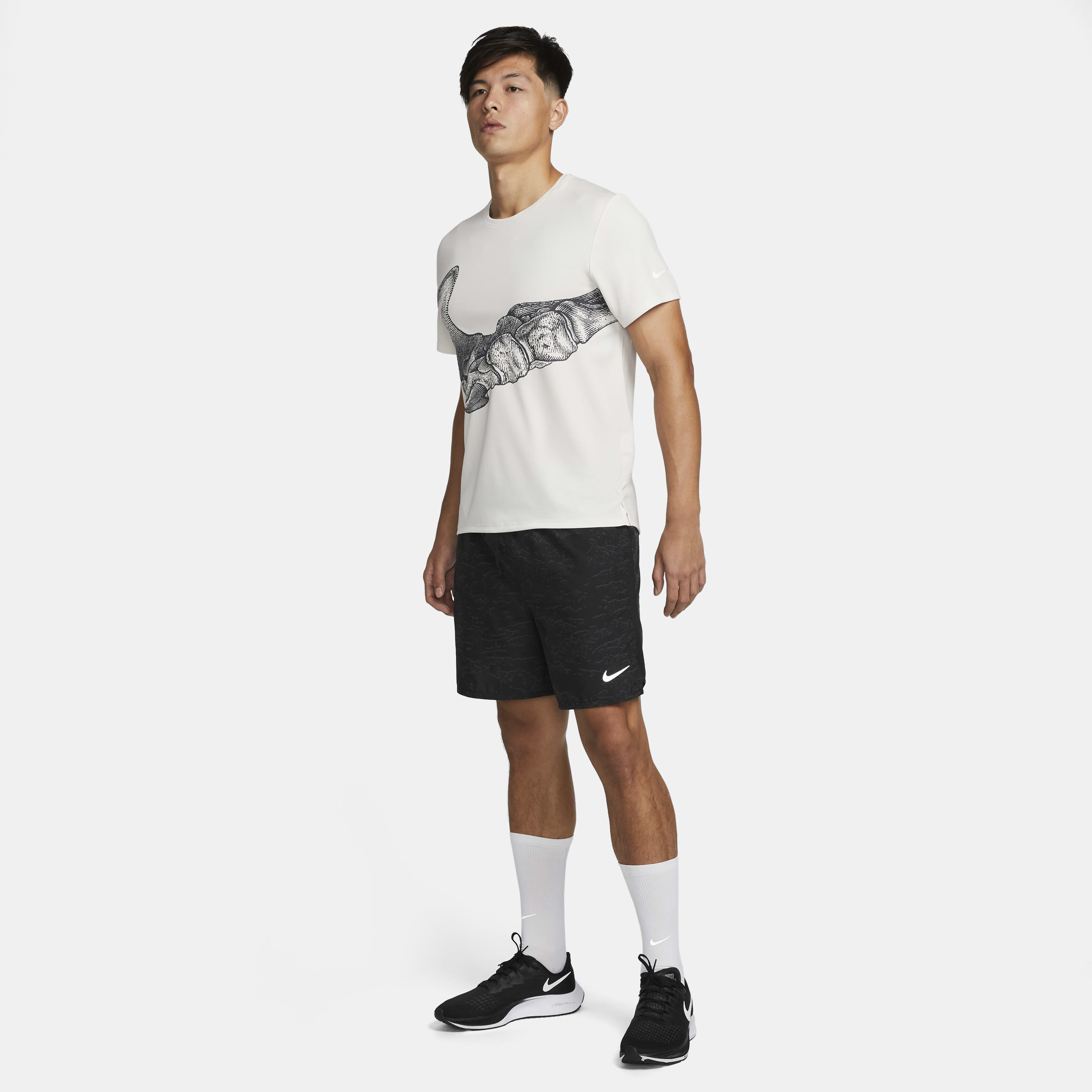 Nike Dri-FIT Run Division Challenger image number 7