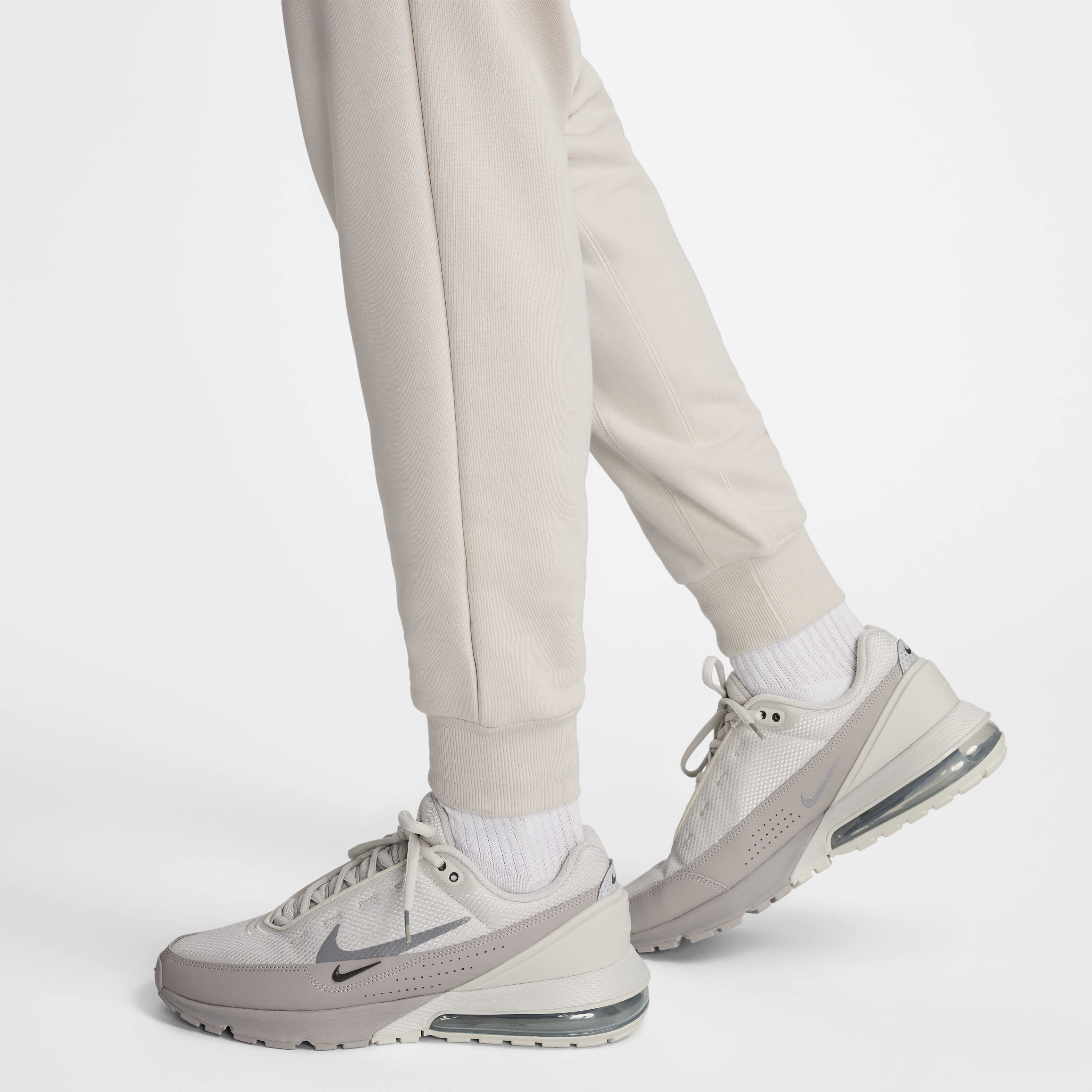 Liverpool F.C. Standard Issue image number 7