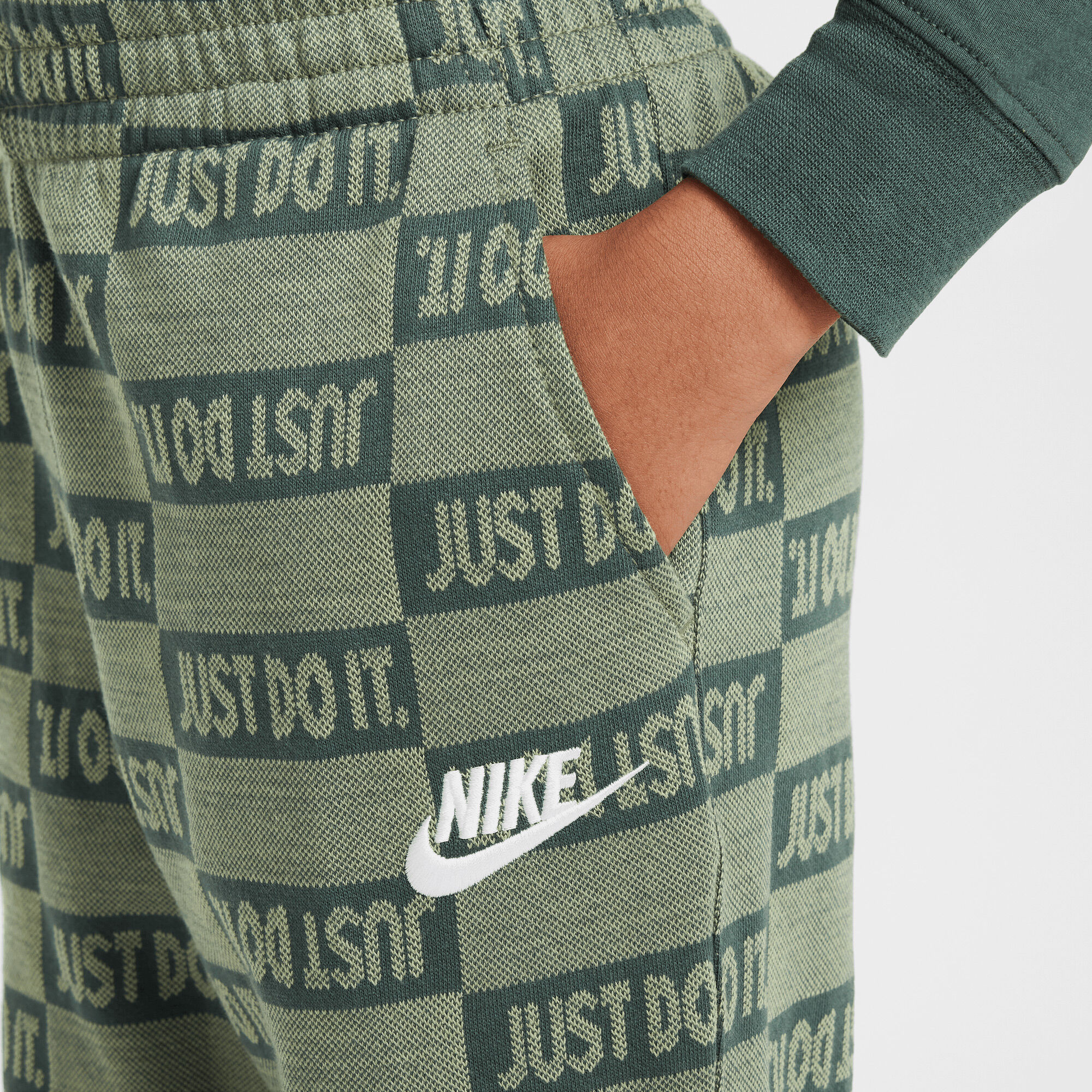 Nike Sportswear Textured Club image number 2