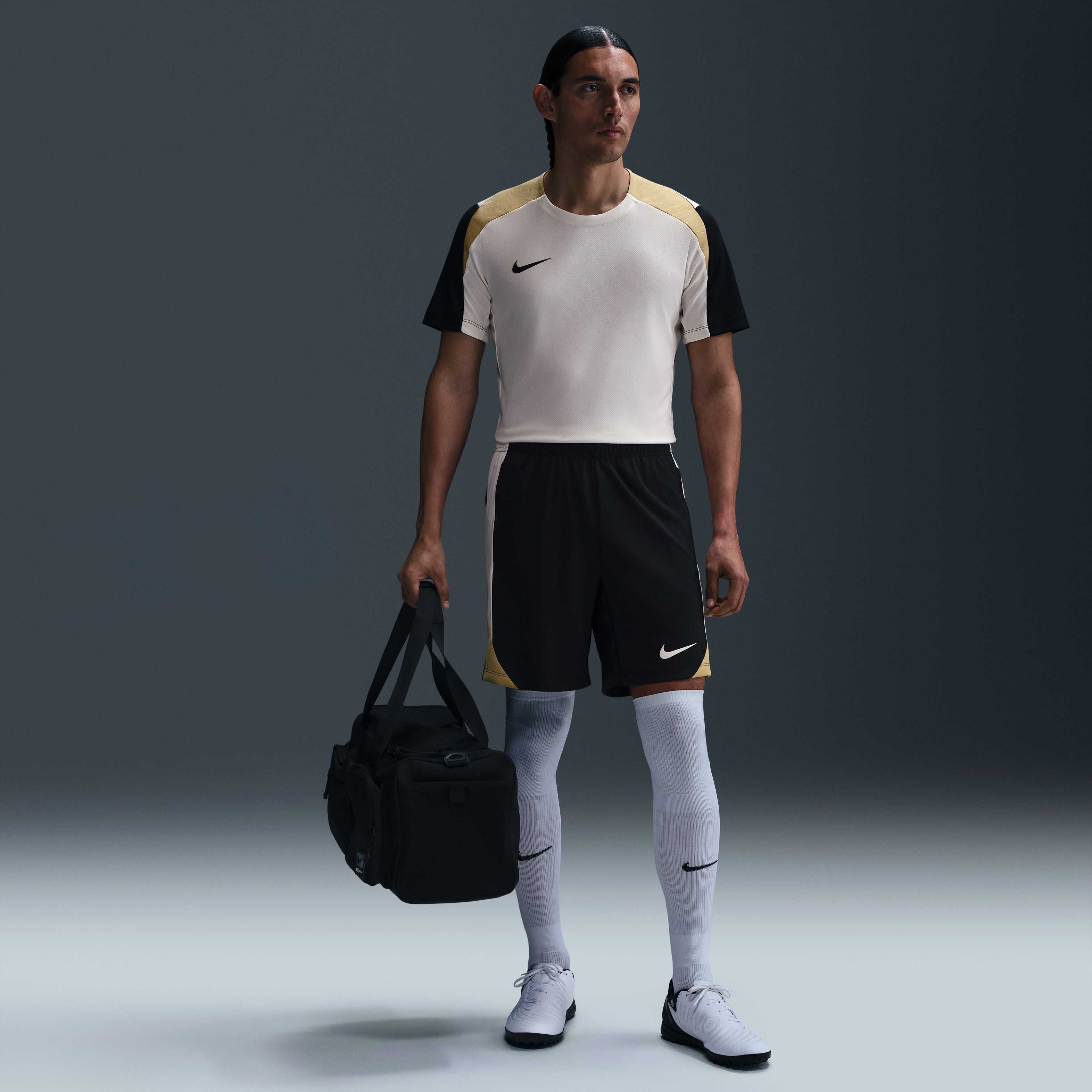 Nike Strike image number 3