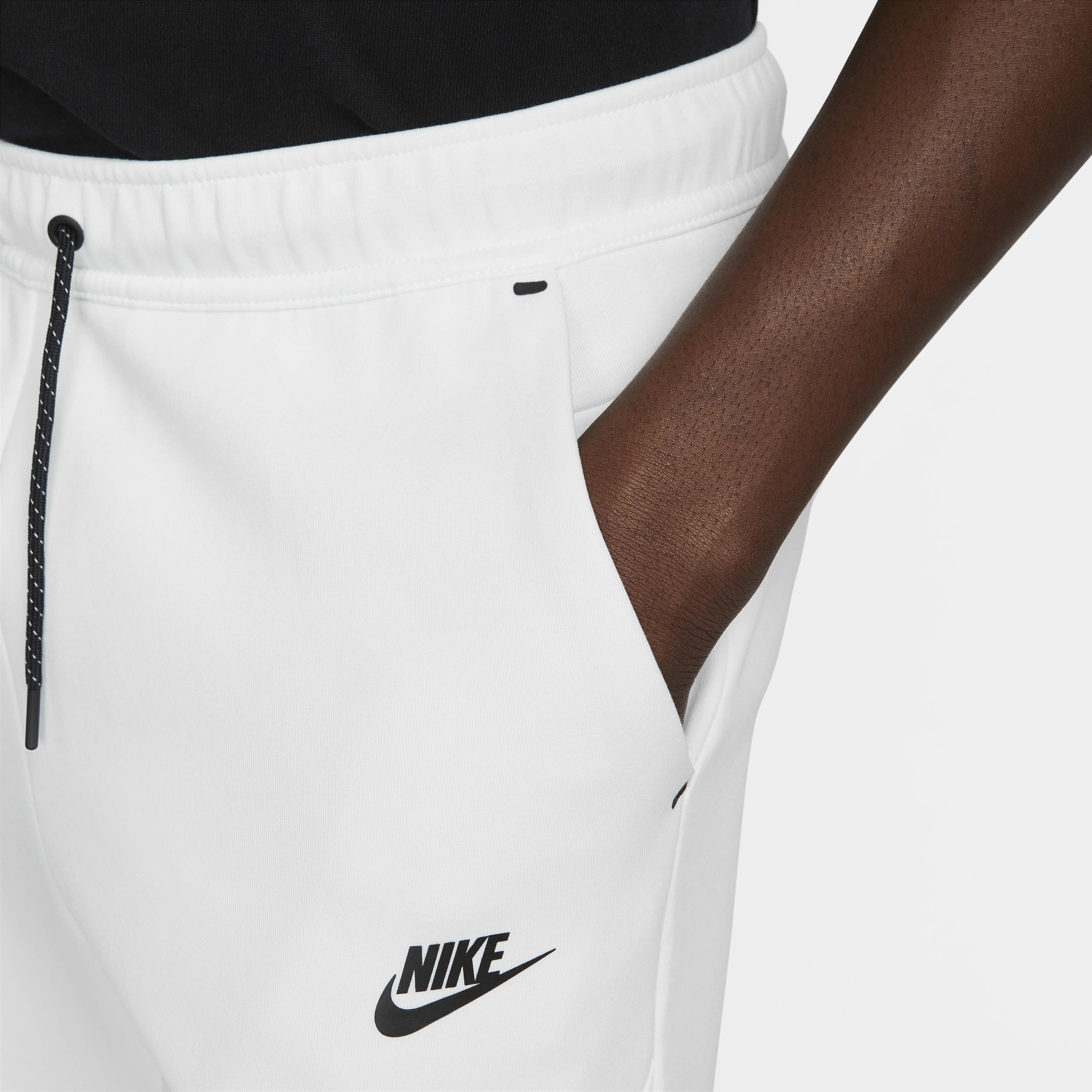 Nike Sportswear Tech Fleece image number 2