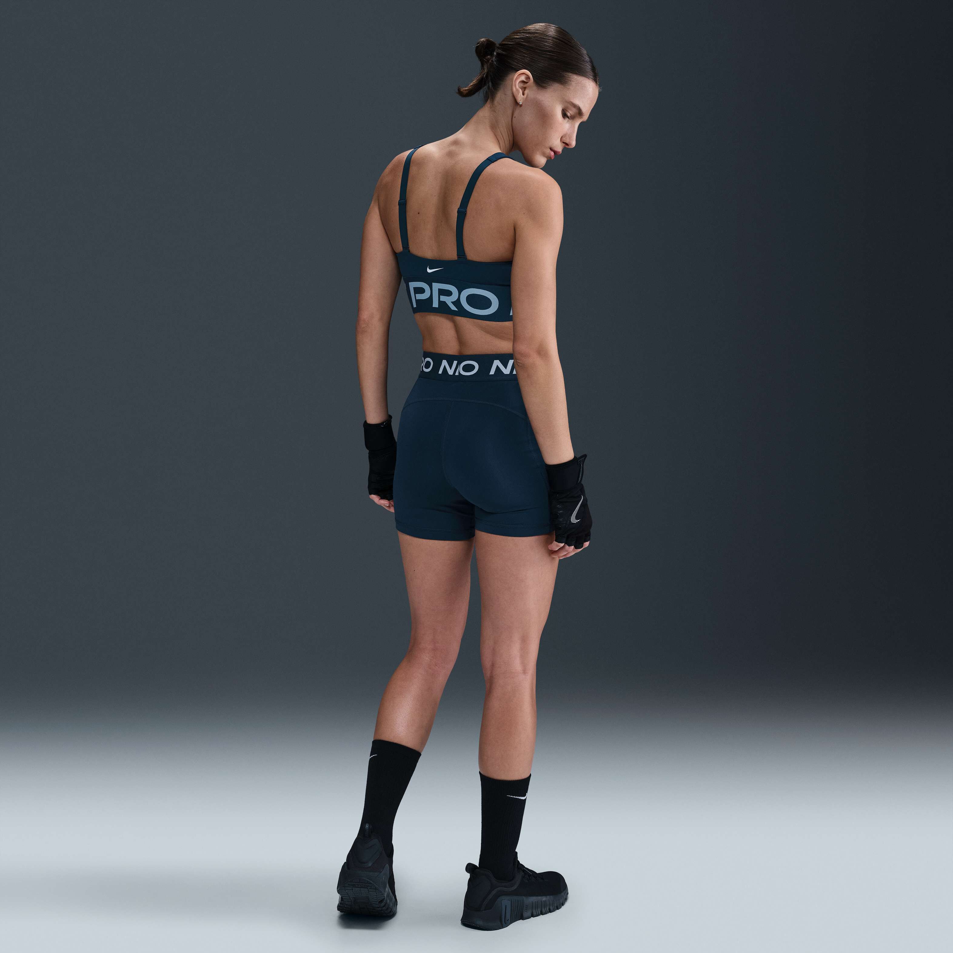 نايكي برو اندي بلانج image number 4