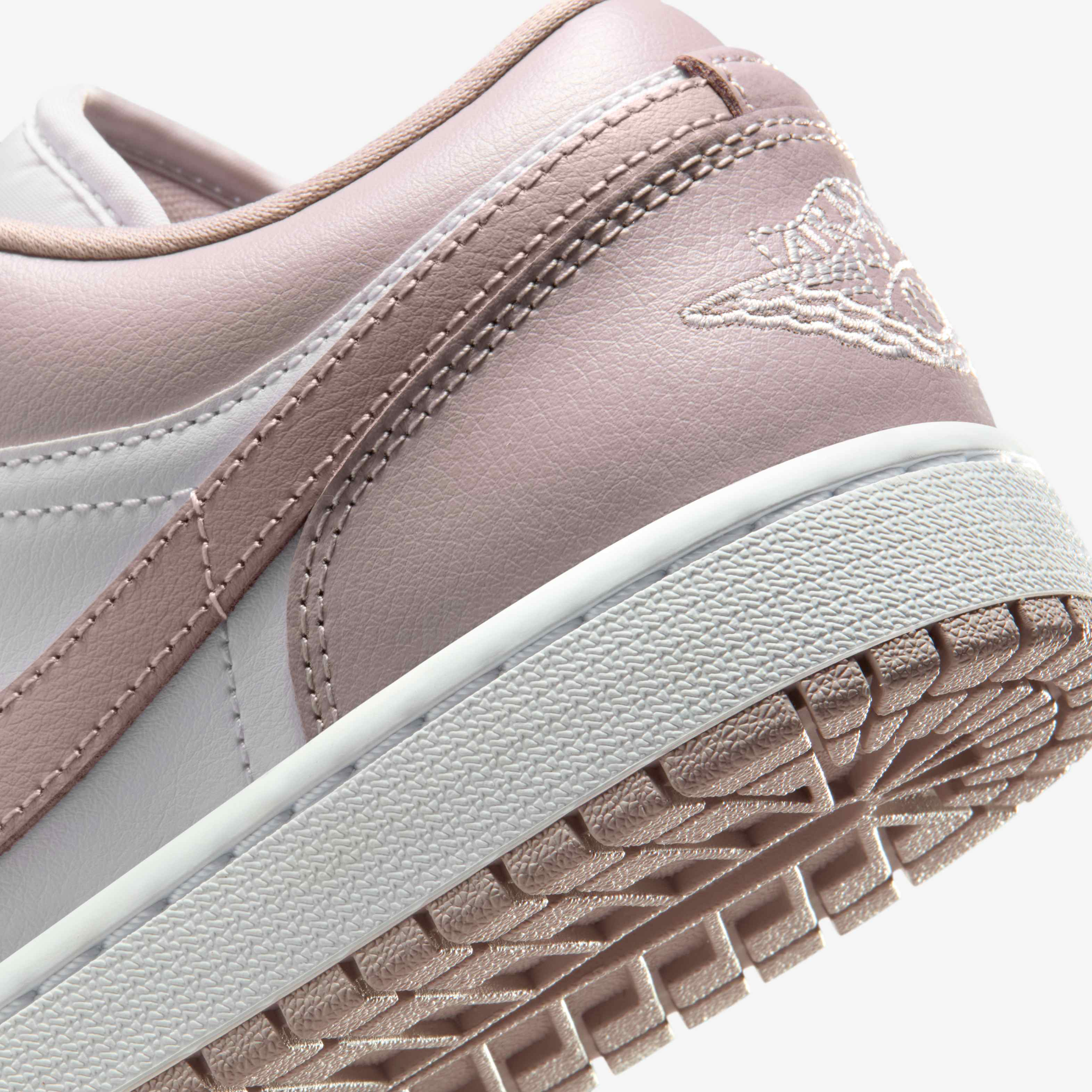 اير جوردن 1 لو image number 7