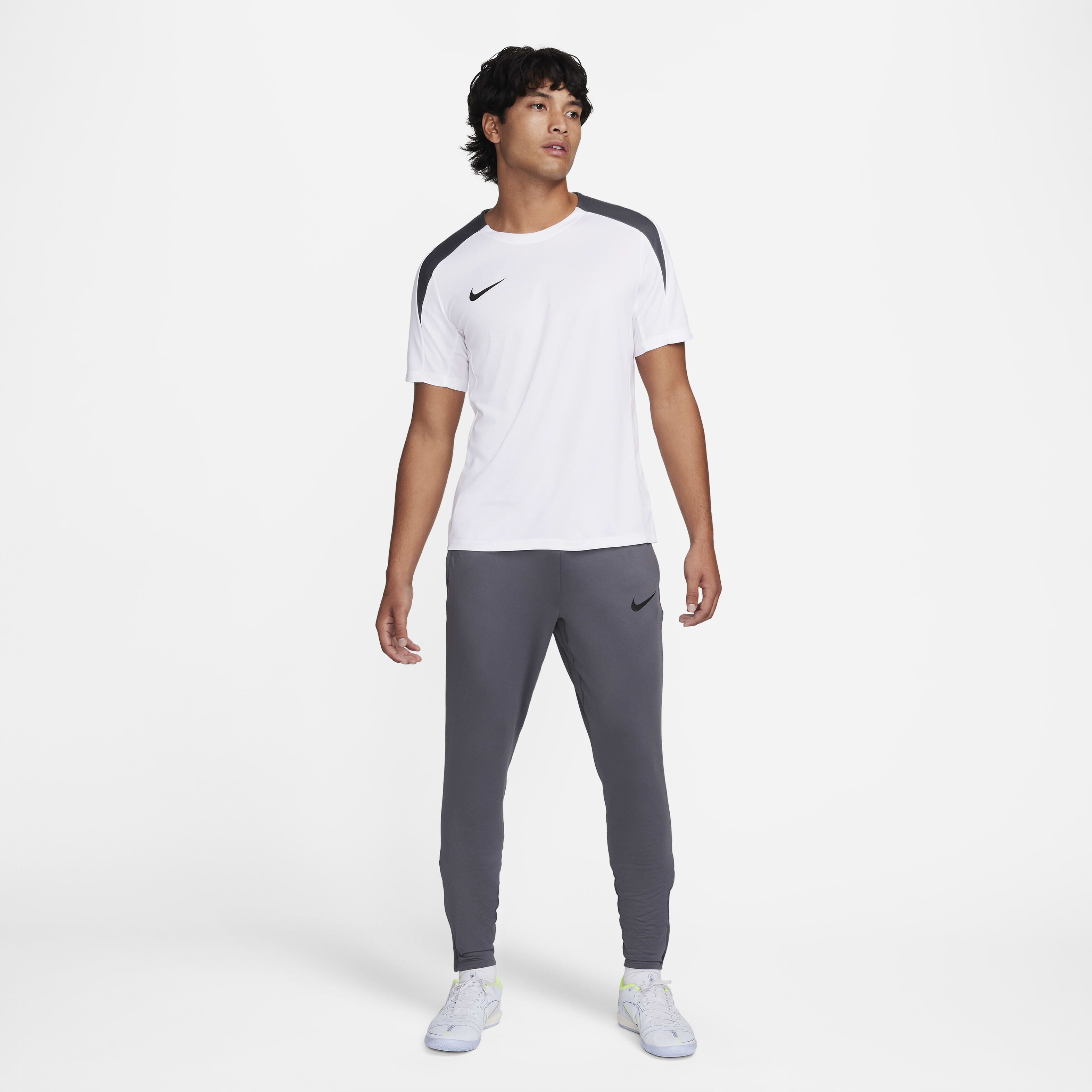 Nike Strike image number 3