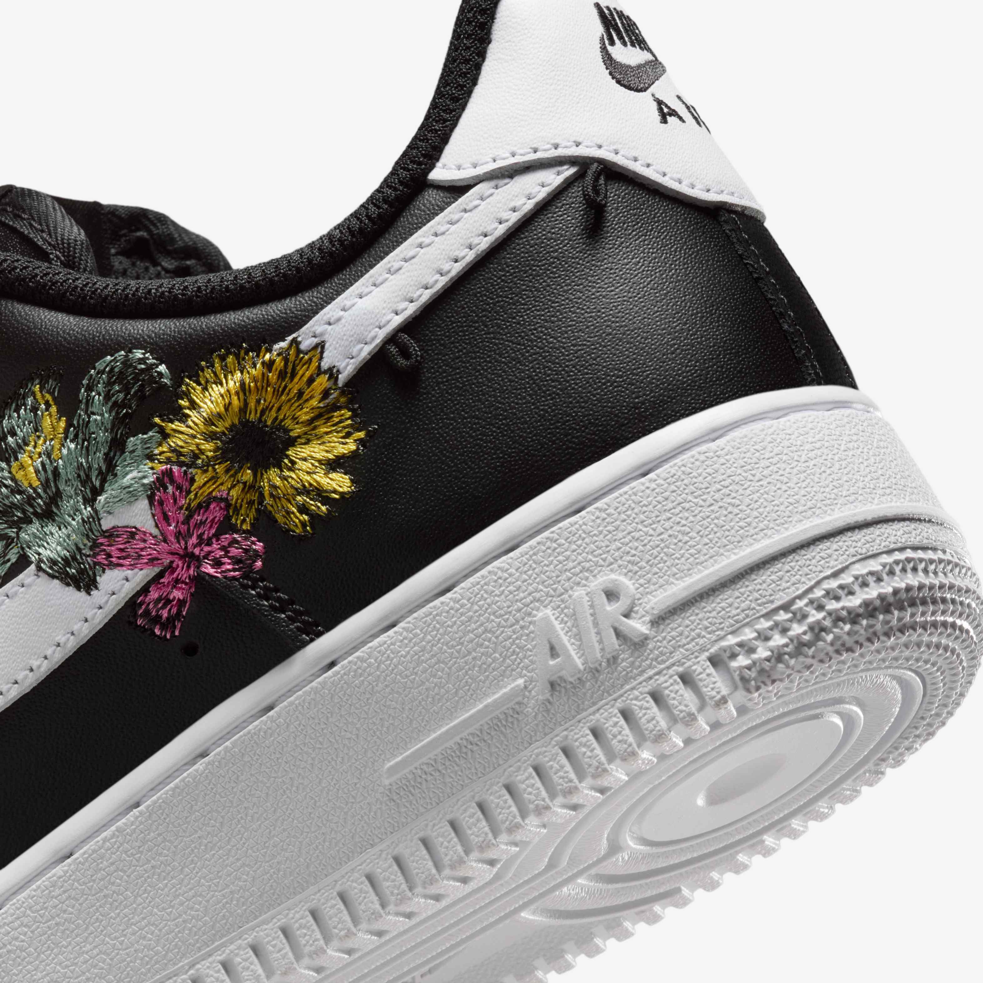 Nike Air Force 1 '07 Premium 'Flowers' image number 7